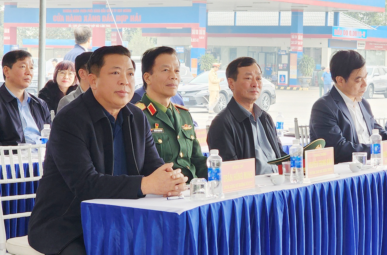 Triển khai thi c&ocirc;ng cầu Phong Ch&acirc;u mới- Ảnh 2.