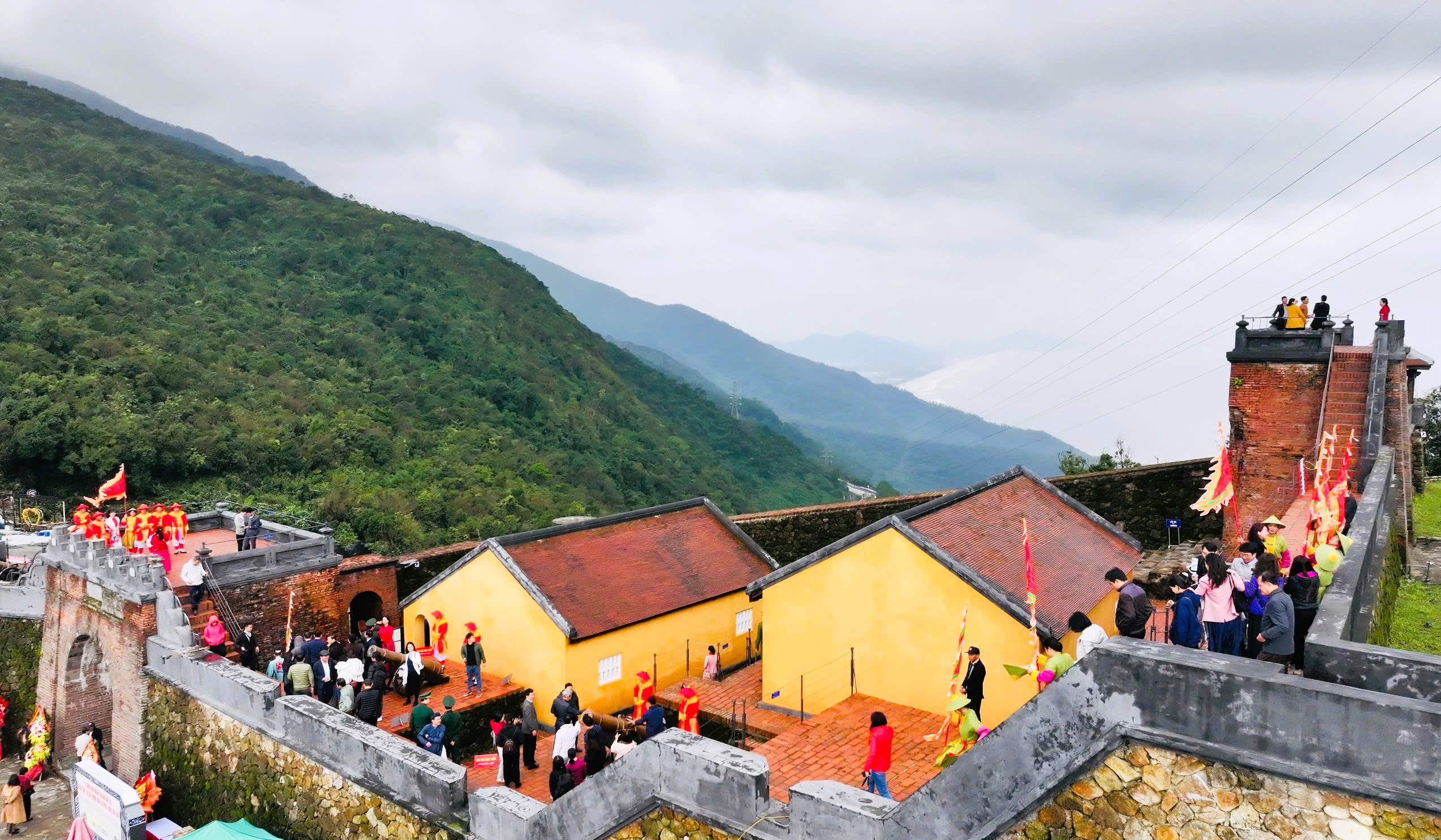 Di t&iacute;ch Hải V&acirc;n Quan ch&iacute;nh thức mở cửa đ&oacute;n kh&aacute;ch sau 3 năm tr&ugrave;ng tu- Ảnh 4.