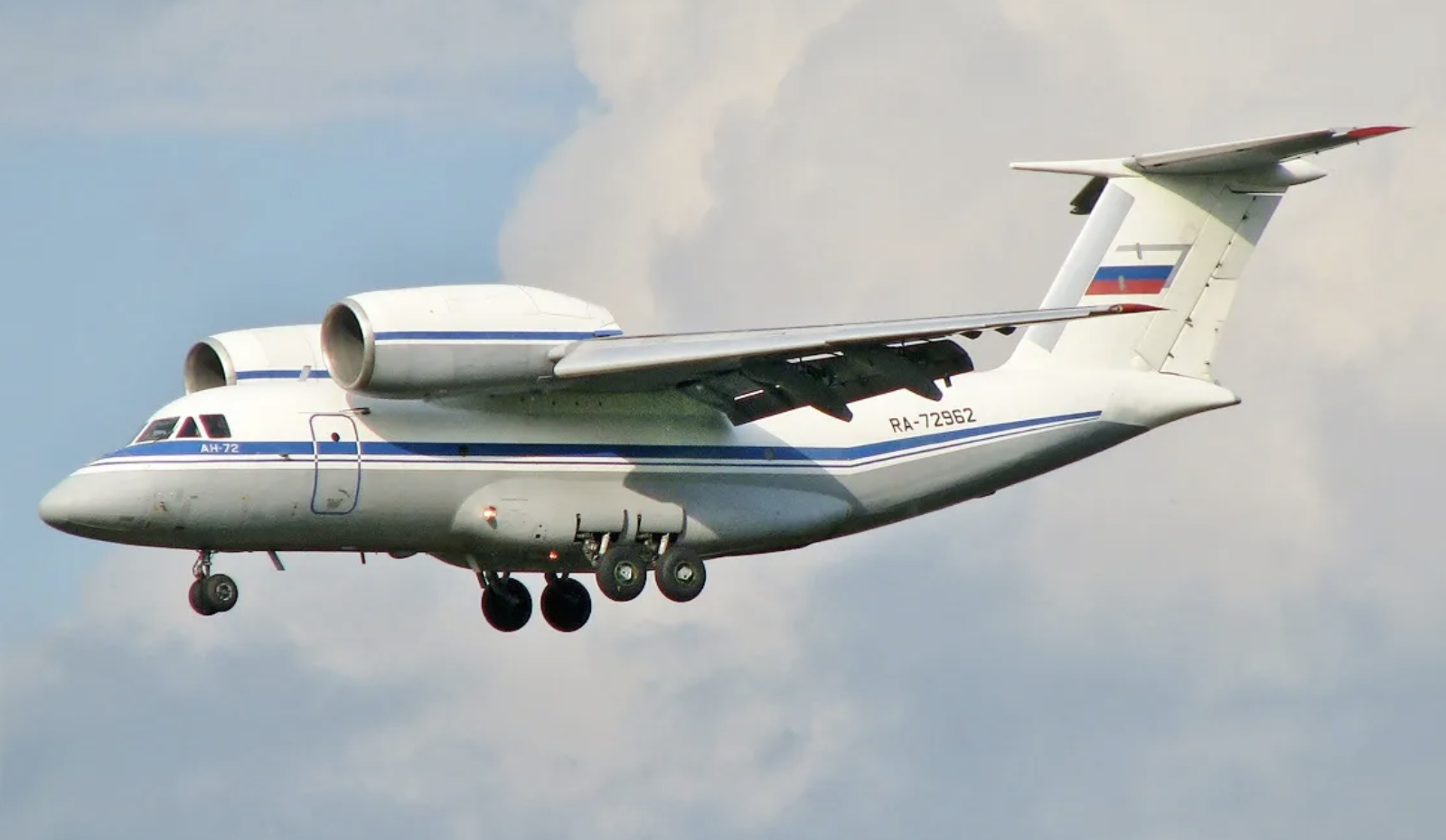 M&aacute;y bay vận tải qu&acirc;n sự Nga bất ngờ ph&aacute;t nổ ở v&ugrave;ng Moscow- Ảnh 1.