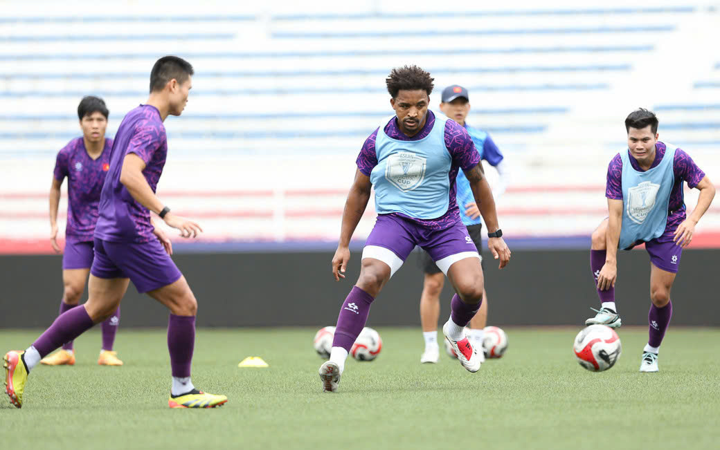 Đội h&igrave;nh ra s&acirc;n Việt Nam vs Myanmar: Nguyễn Xu&acirc;n Son xuất trận - Ảnh 1.