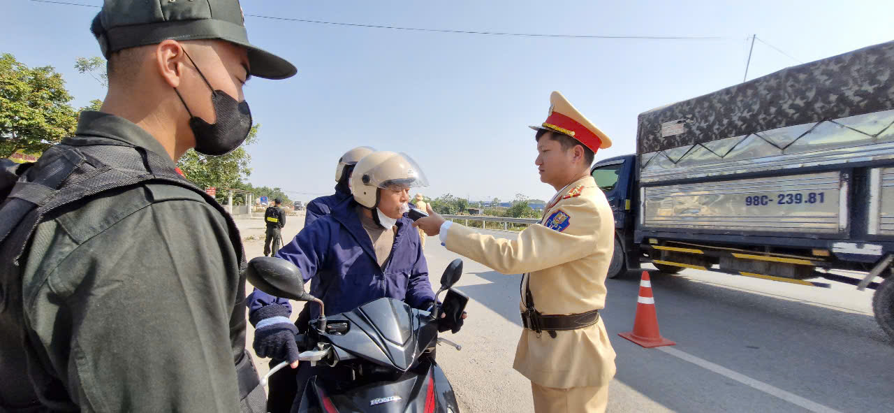Sau một tuần ra qu&acirc;n, hơn 700 "ma men" d&iacute;nh phạt tại Bắc Giang- Ảnh 1.