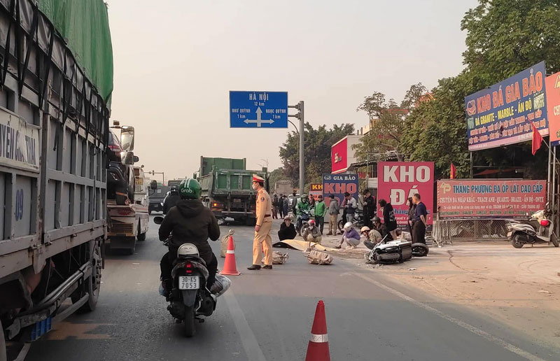 Hiện trường vụ tai nạn thương t&acirc;m khiến người mẹ tử vong.