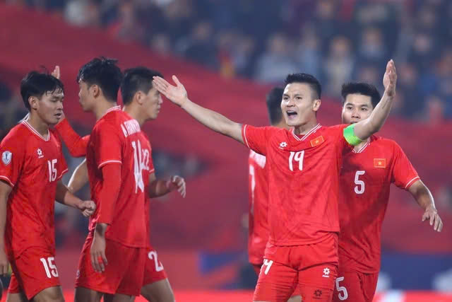 CĐV Việt Nam bị Singapore l&agrave;m kh&oacute; tại b&aacute;n kết AFF Cup 2024- Ảnh 1.