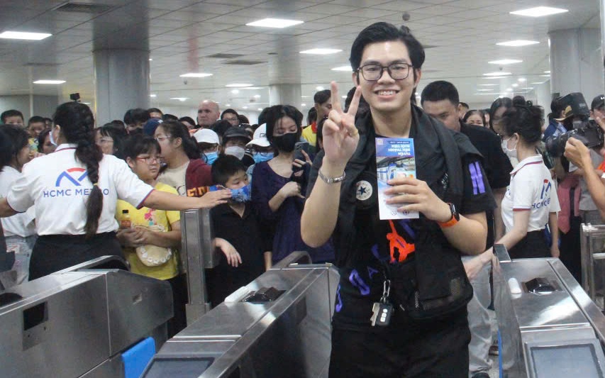Ngày đi làm, đi học đầu tiên bằng metro, người dân TP.HCM chia sẻ gì?- Ảnh 11. Bài học từ metro Bến Thành - Suối Tiên