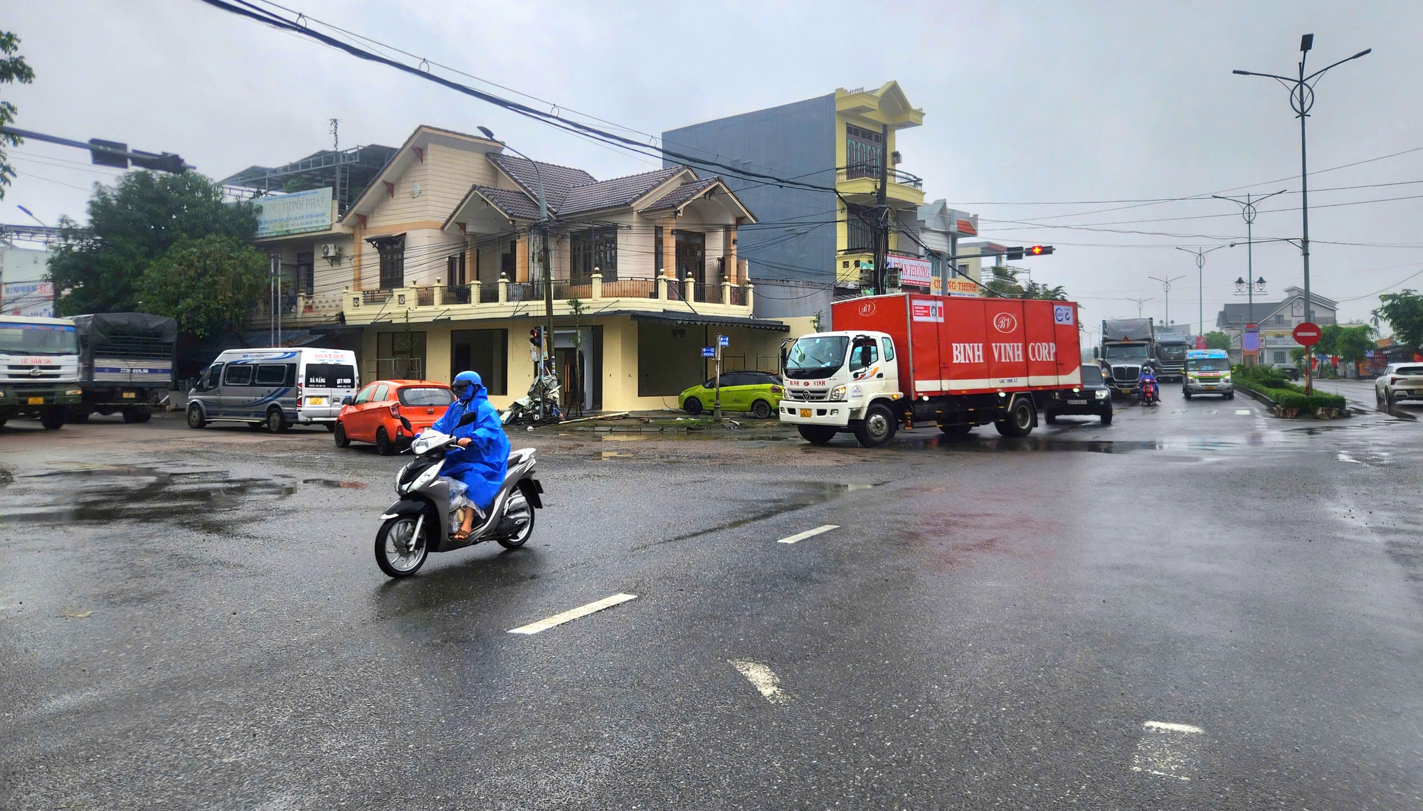 Tạm cấm lưu th&ocirc;ng qua cầu C&acirc;u L&acirc;u mới để sửa chữa, c&aacute;c &ocirc; t&ocirc; lưu th&ocirc;ng thế n&agrave;o?- Ảnh 10.