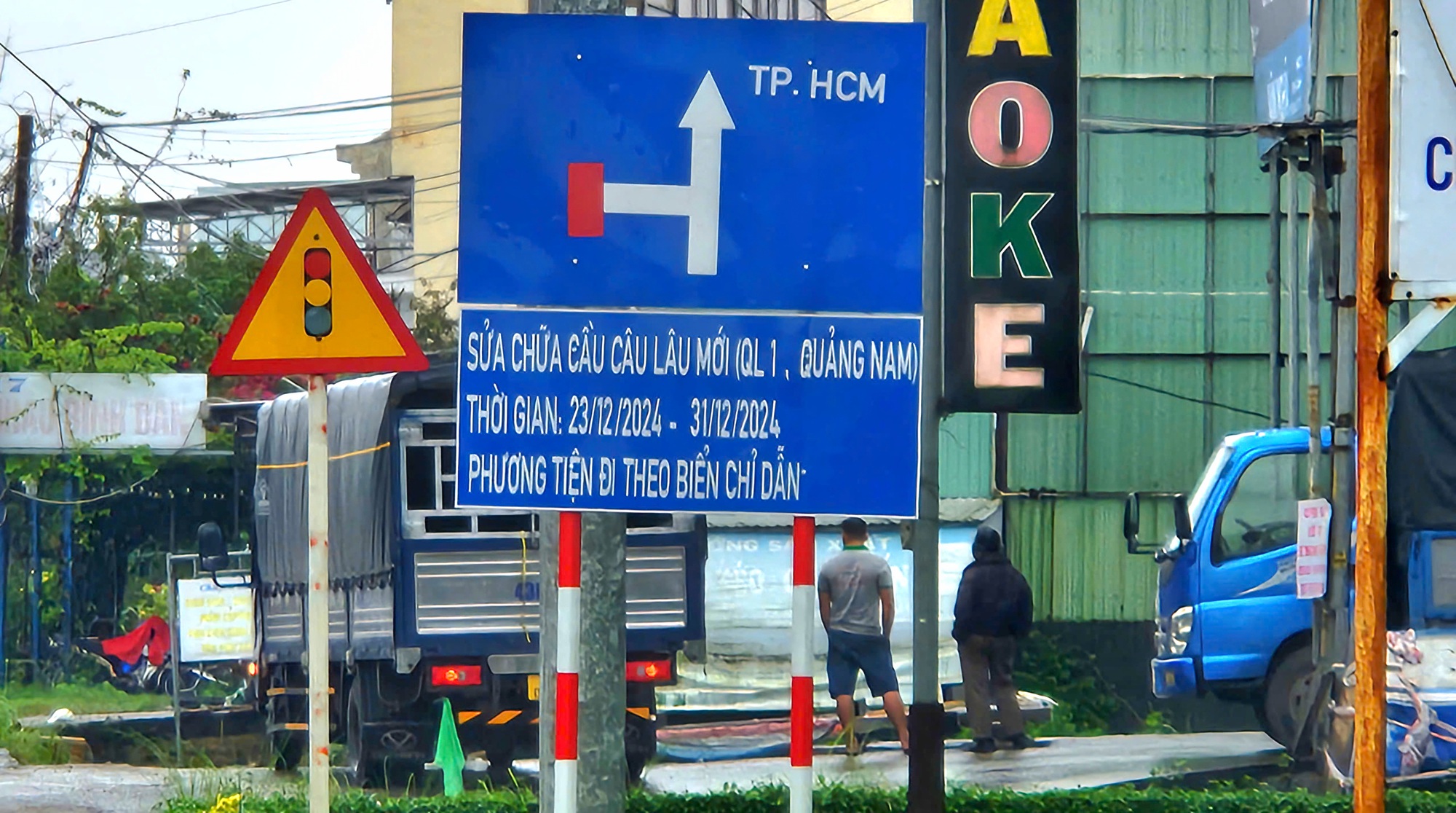 Tạm cấm lưu th&ocirc;ng qua cầu C&acirc;u L&acirc;u mới để sửa chữa, c&aacute;c &ocirc; t&ocirc; lưu th&ocirc;ng thế n&agrave;o?- Ảnh 11.