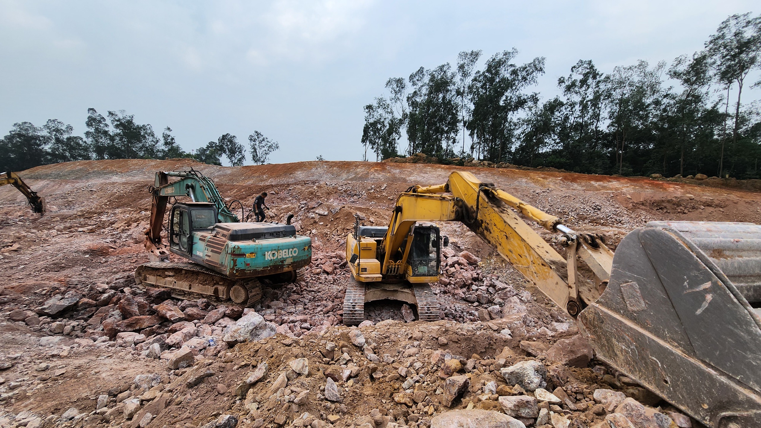 Thảm xong b&ecirc; t&ocirc;ng nhựa lớp 1 cao tốc B&atilde;i Vọt - H&agrave;m Nghi dịp tết Nguy&ecirc;n đ&aacute;n- Ảnh 7.