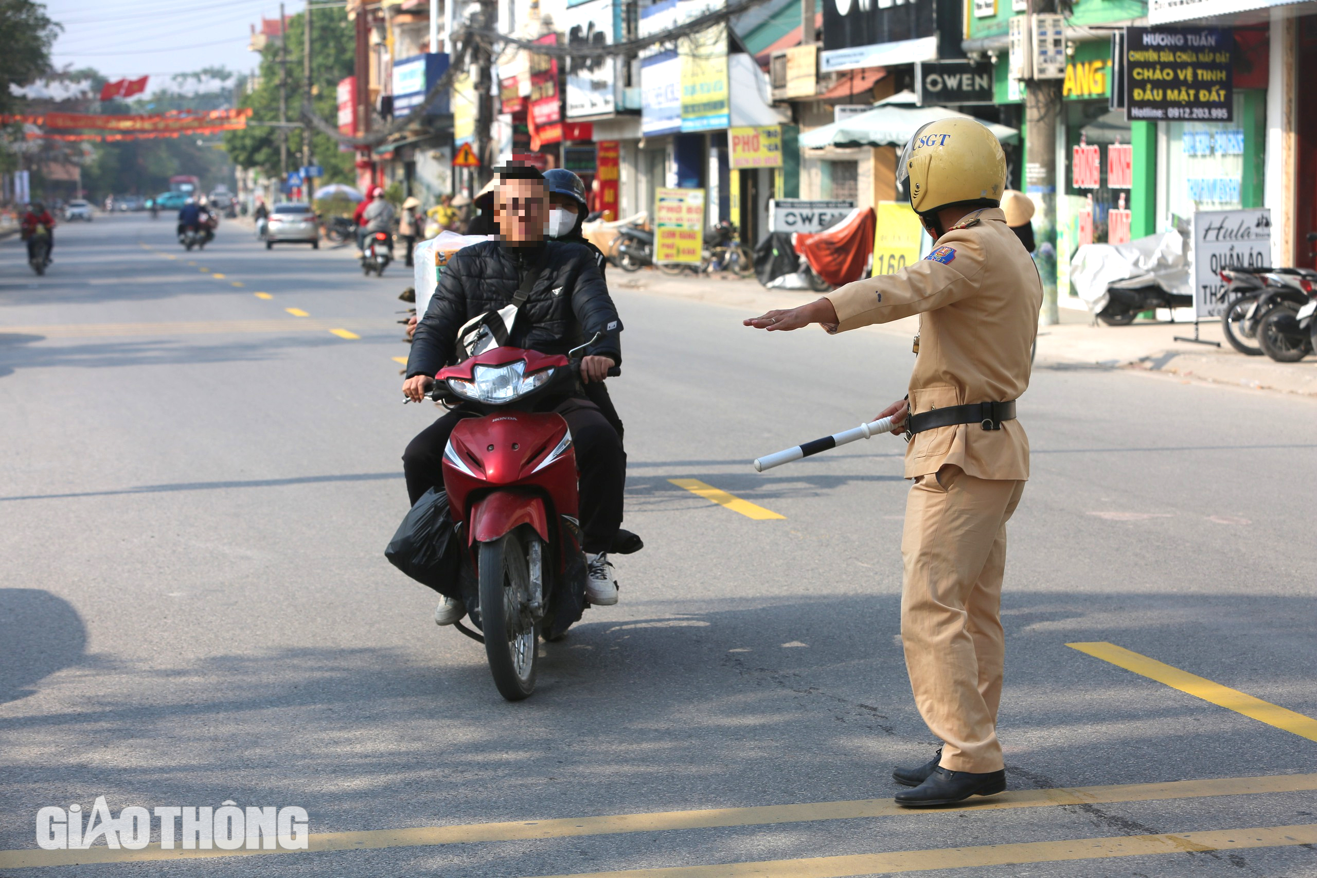 CSGT Ninh B&igrave;nh h&oacute;a trang, lập chốt ở n&uacute;t giao cao tốc xử l&yacute; xe vi phạm- Ảnh 3.
