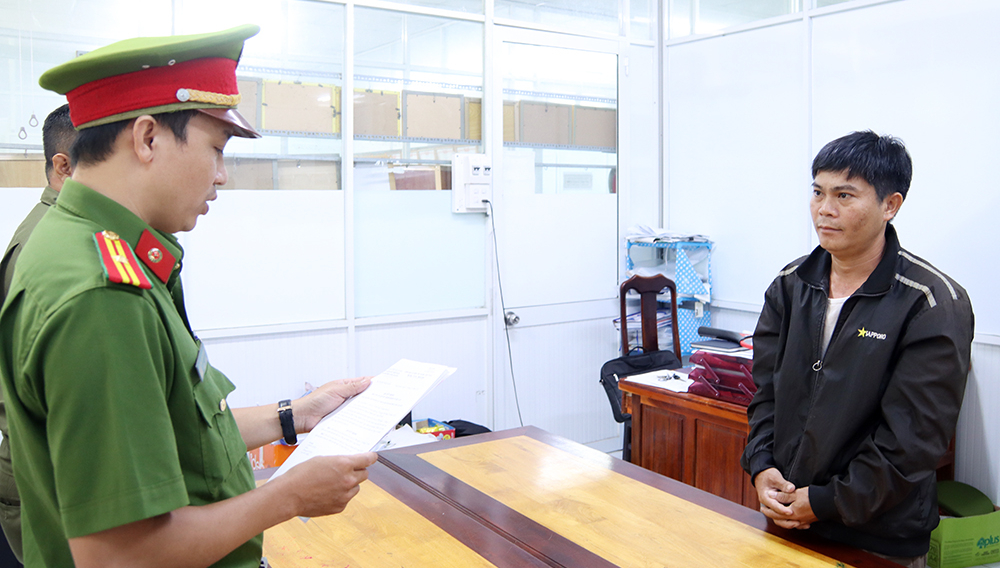 An Giang: Bắt giam 3 đối tượng in, ph&aacute;t h&agrave;nh, mua b&aacute;n tr&aacute;i ph&eacute;p ho&aacute; đơn- Ảnh 3.