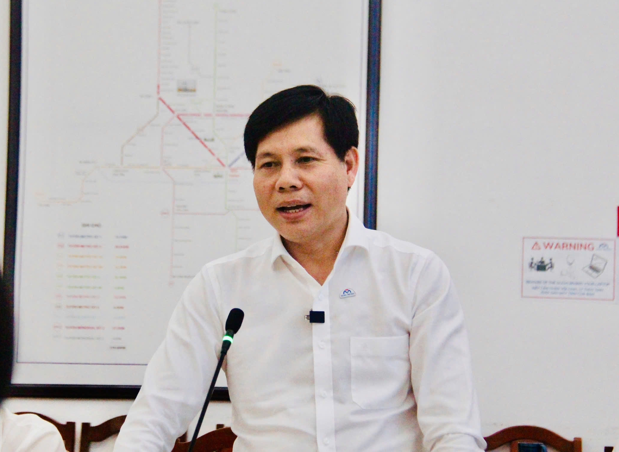 Cho&aacute;ng với lượng h&agrave;nh kh&aacute;ch trong ng&agrave;y đầu trải nghiệm metro số 1- Ảnh 1.