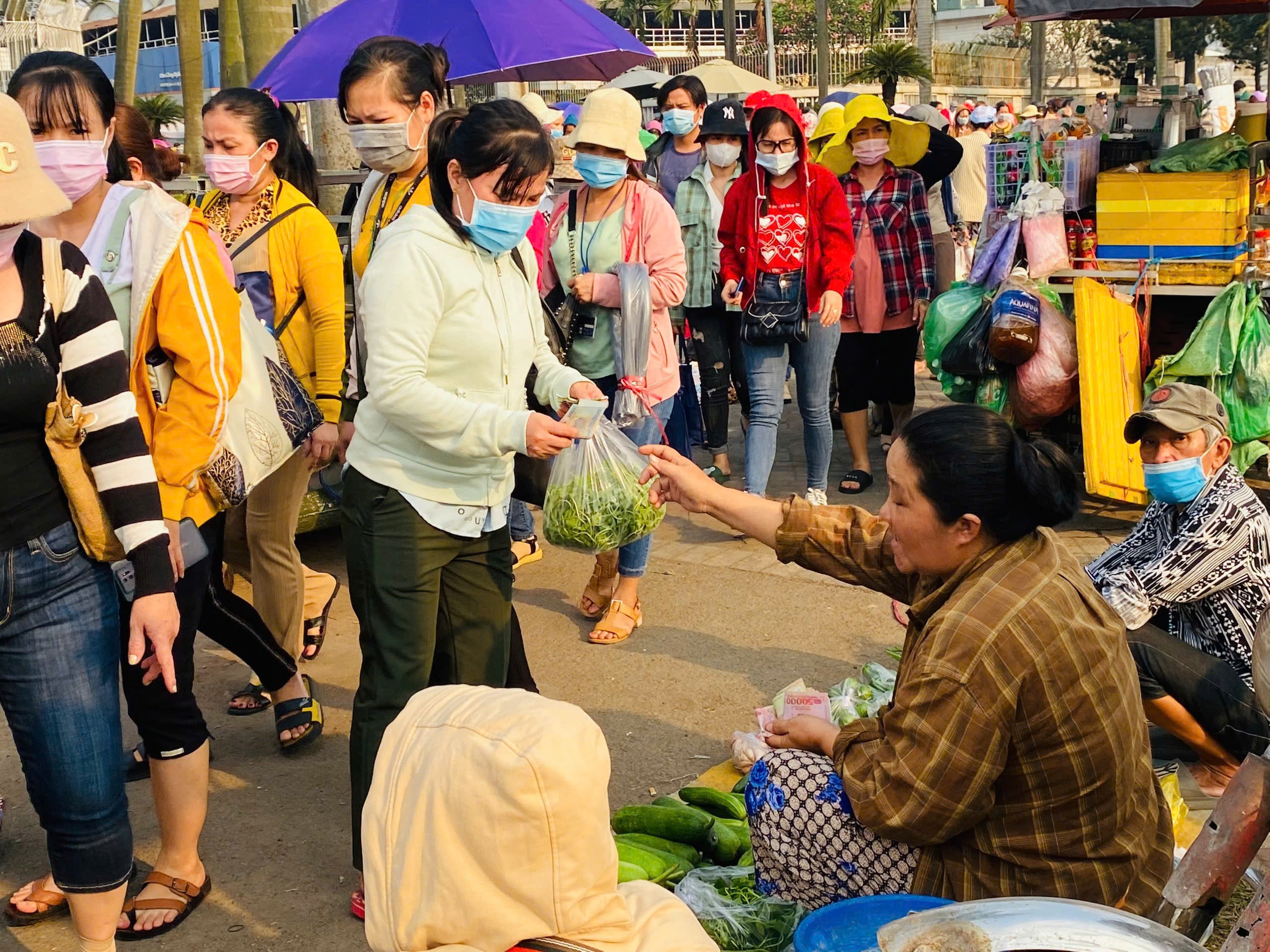 TP.HCM: Thưởng tết Nguy&ecirc;n đ&aacute;n 2025 cao nhất 1,9 tỷ đồng- Ảnh 1.