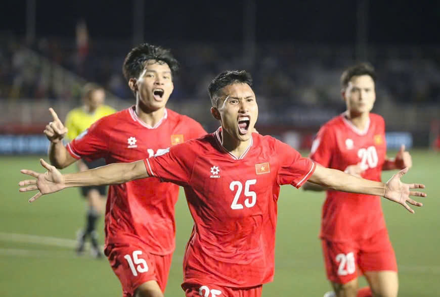 Trụ cột tuyến giữa b&aacute;o tin vui cho HLV Kim Sang-sik trước b&aacute;n kết AFF Cup- Ảnh 1.