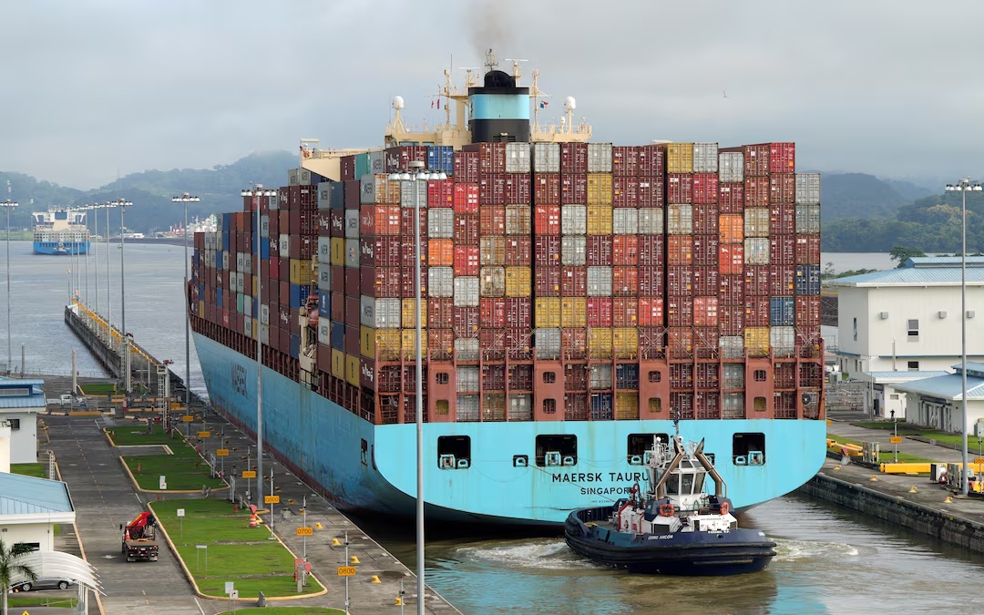 Vì sao ông Trump tuyên bố giành lại quyền kiểm soát kênh đào Panama?- Ảnh 2. Tổng thống đắc cử Trump đe dọa giành lại quyền kiểm soát kênh đào Panama