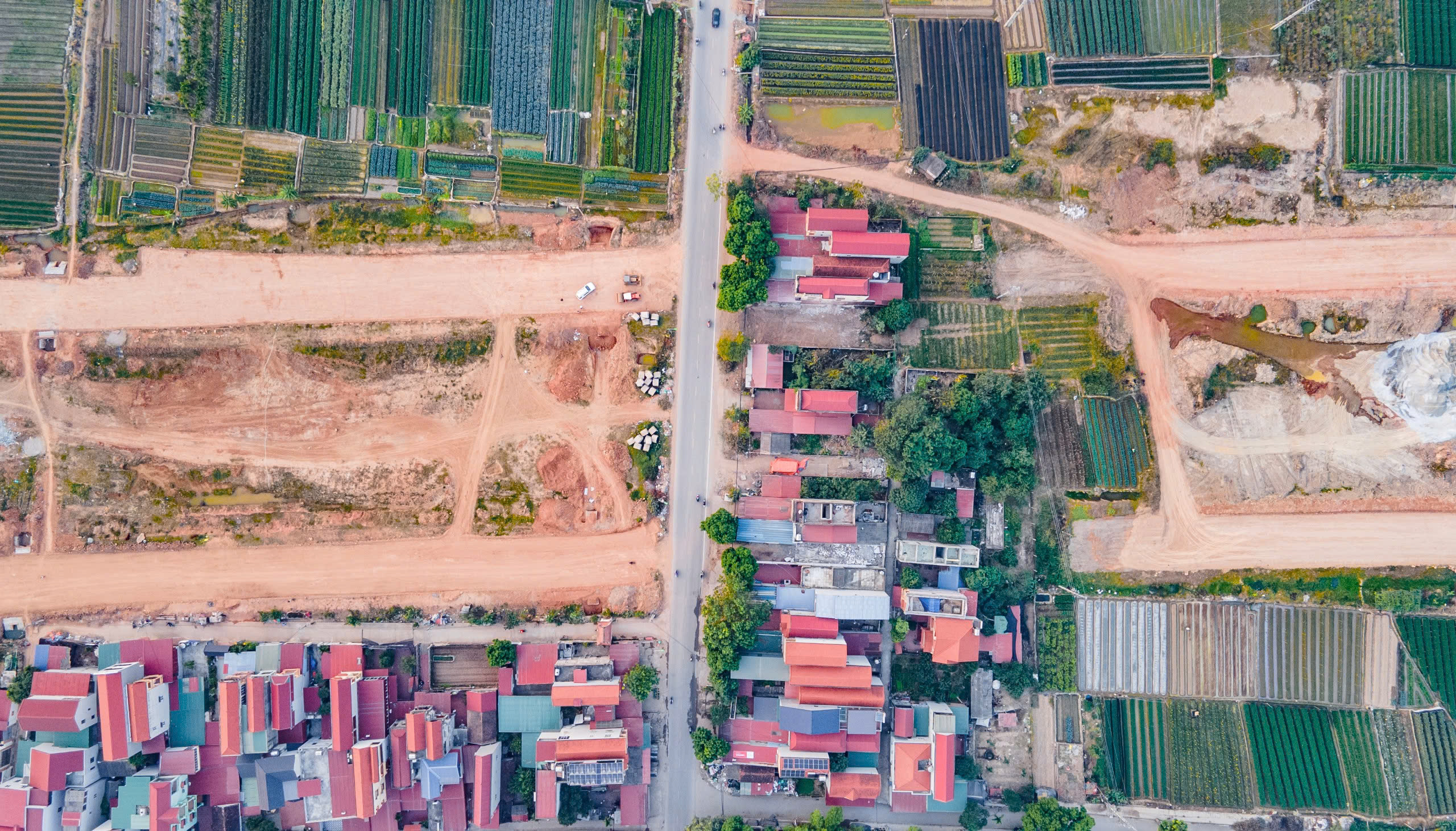 Toàn cảnh Vành đai 4 Vùng Thủ đô đoạn qua Mê Linh sau hơn một năm thi công- Ảnh 9. Toàn cảnh Vành đai 4 Vùng Thủ đô đoạn qua Mê Linh sau hơn một năm thi công- Ảnh 9.