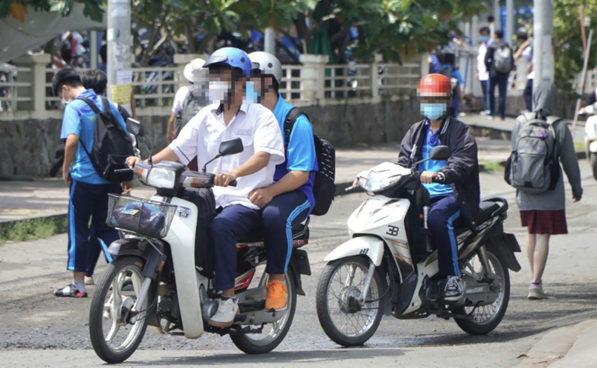 Dạy học sinh kỹ năng l&aacute;i xe m&aacute;y, ngăn tai nạn- Ảnh 1.