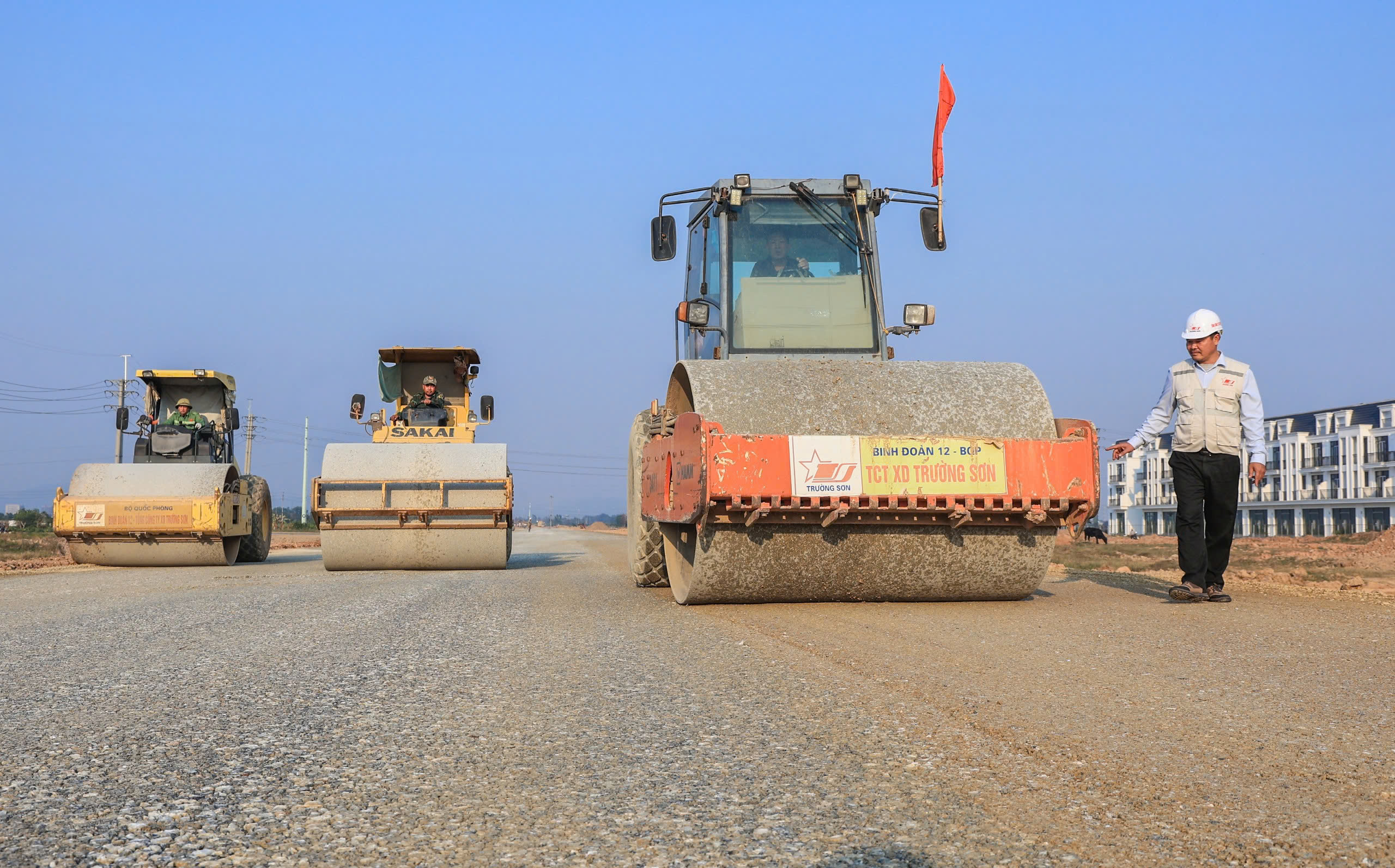 Toàn cảnh Vành đai 4 Vùng Thủ đô đoạn qua Mê Linh sau hơn một năm thi công- Ảnh 2. Toàn cảnh Vành đai 4 Vùng Thủ đô đoạn qua Mê Linh sau hơn một năm thi công- Ảnh 2.