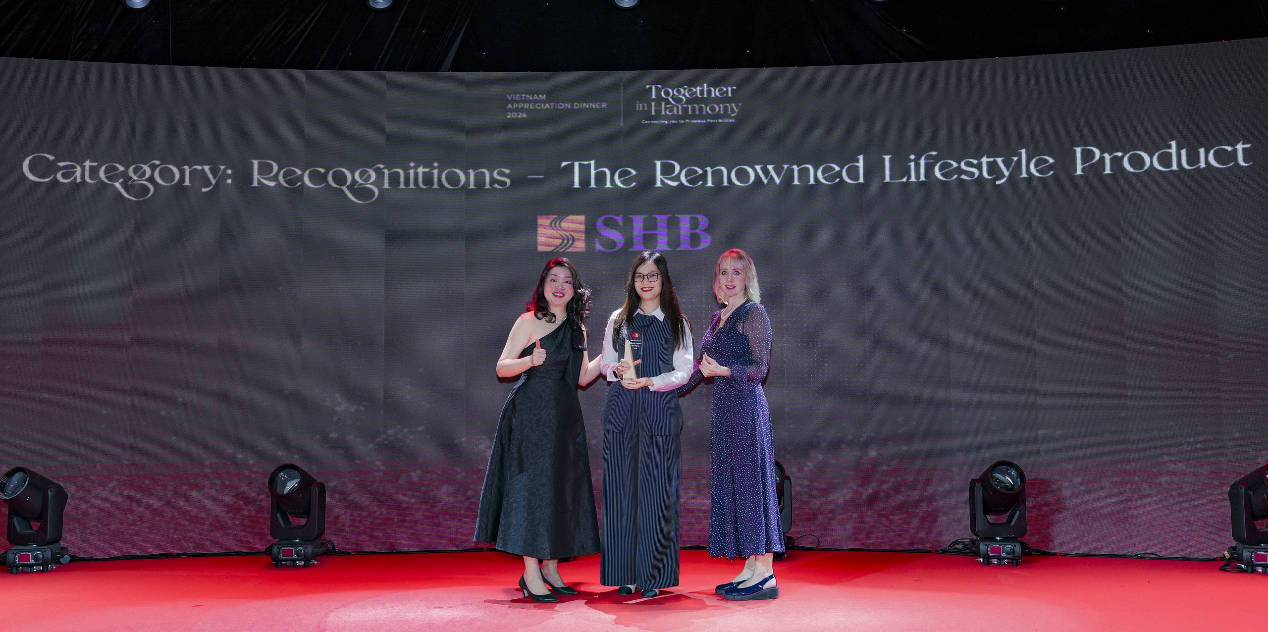 SHB Mastercard World được vinh danh &ldquo;Sản phẩm với phong c&aacute;ch sống nổi bật"- Ảnh 1.