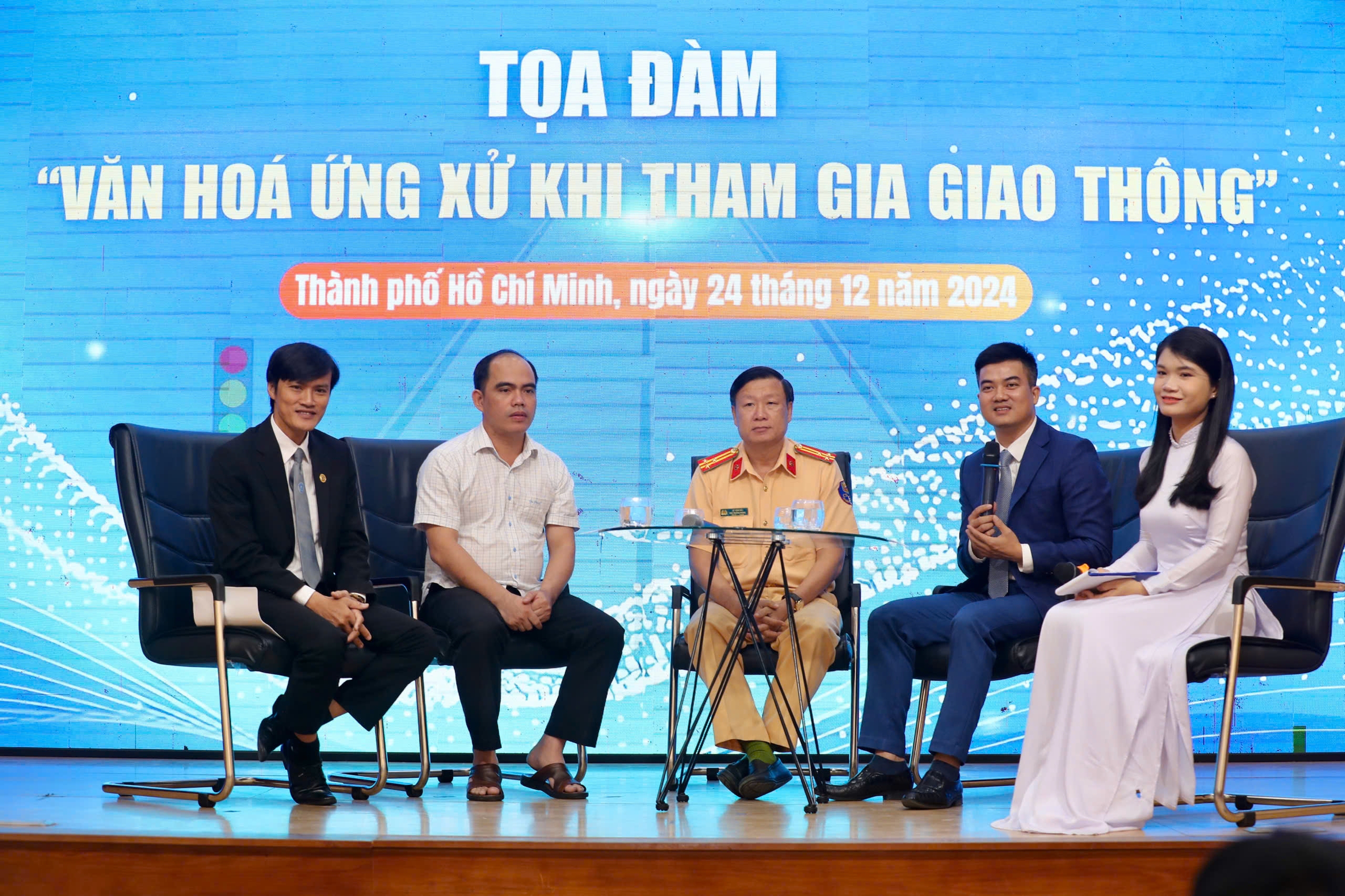 Bạo lực sau va chạm giao th&ocirc;ng: V&igrave; sao kh&oacute; n&oacute;i lời xin lỗi?- Ảnh 2.