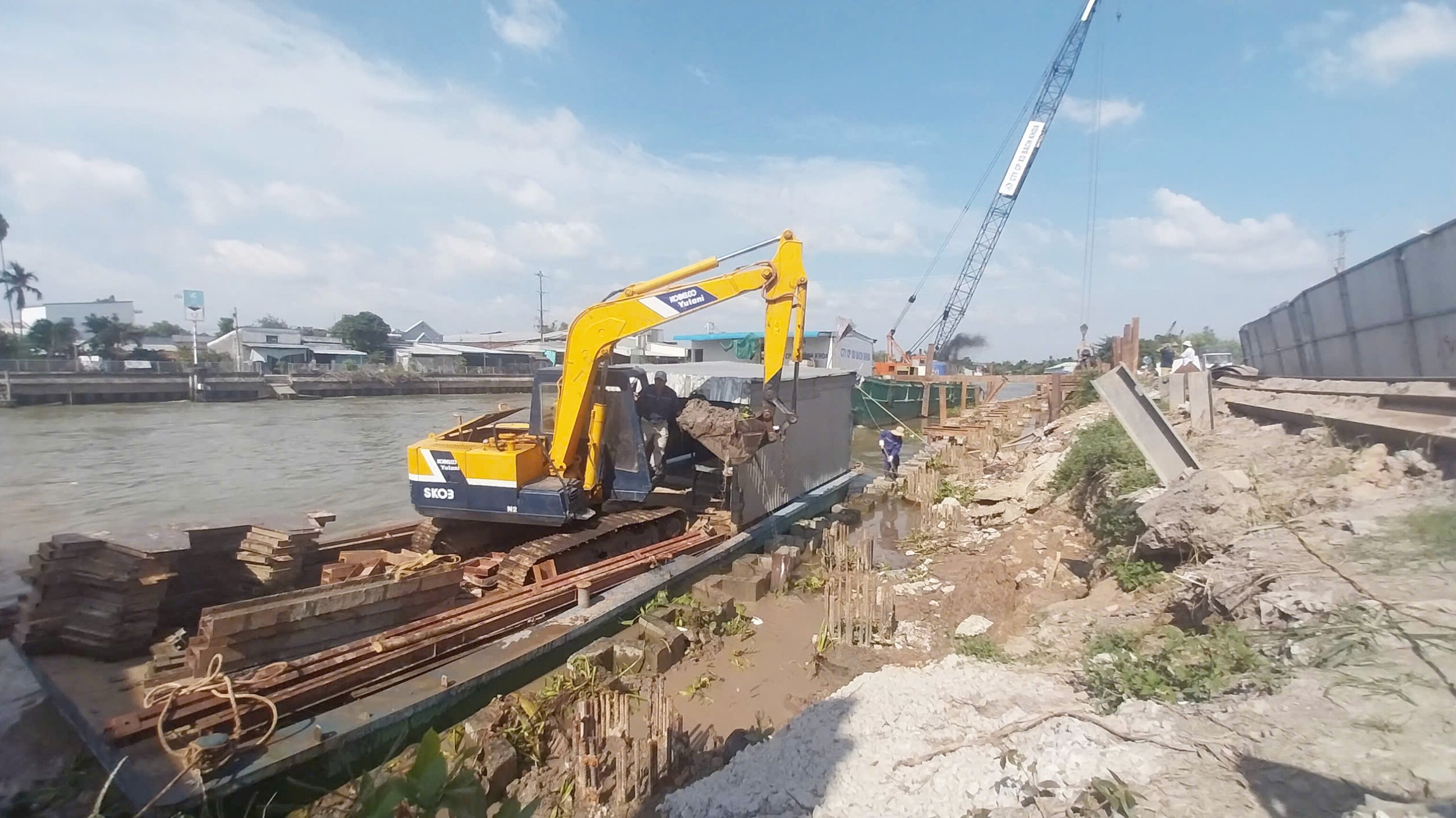 Trễ hẹn khắc phục đoạn sạt lở tr&ecirc;n quốc lộ 80- Ảnh 2.