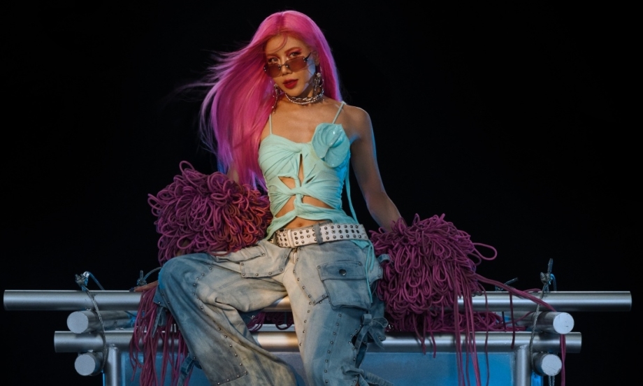 Trang Ph&aacute;p xin lỗi sau khi bị nh&agrave; sản xuất Nemo Trần y&ecirc;u cầu gỡ ca kh&uacute;c "B&ecirc; trap"- Ảnh 1.