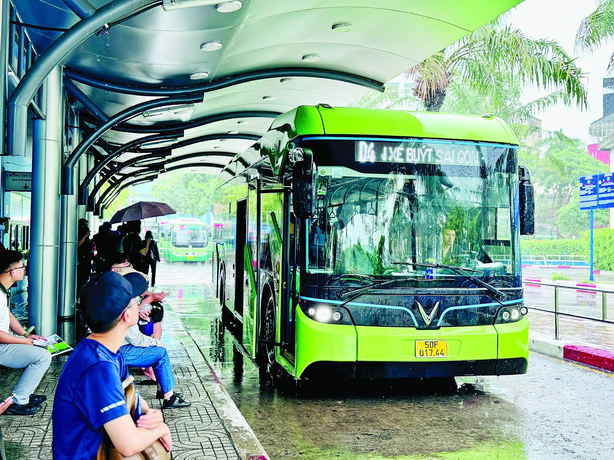 Vận tải khách công cộng cần sự đột phá- Ảnh 1. Vận tải khách công cộng cần sự đột phá- Ảnh 1.