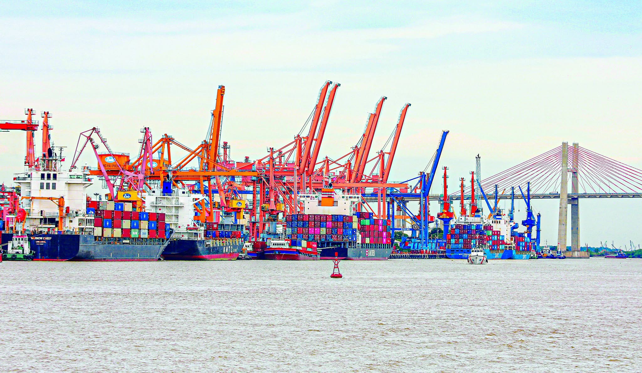 Nhìn lại một thập kỷ thực hiện chiến lược phát triển vận tải- Ảnh 1. Nhìn lại một thập kỷ thực hiện chiến lược phát triển vận tải- Ảnh 1.