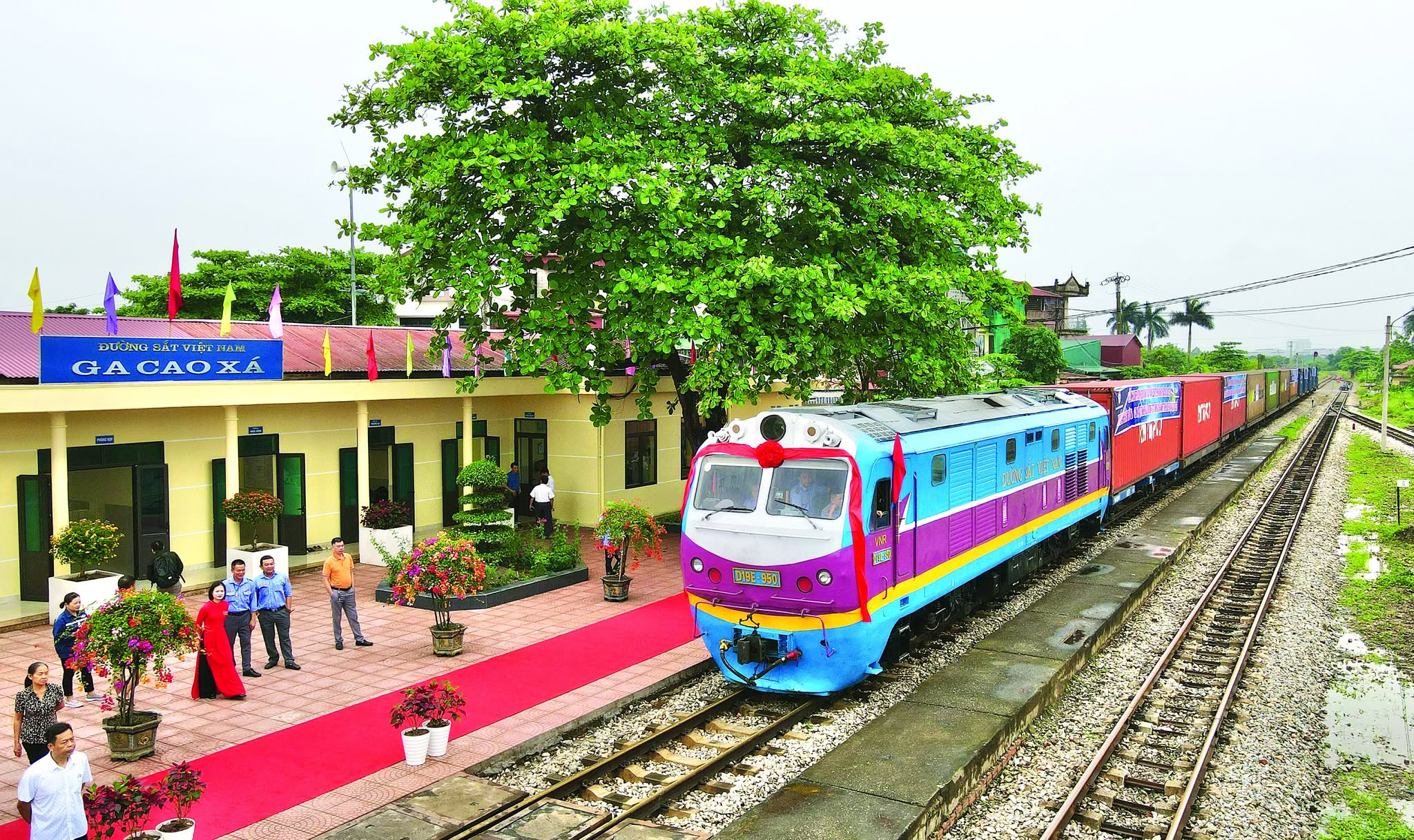 Nhìn lại một thập kỷ thực hiện chiến lược phát triển vận tải- Ảnh 3. Nhìn lại một thập kỷ thực hiện chiến lược phát triển vận tải- Ảnh 3.