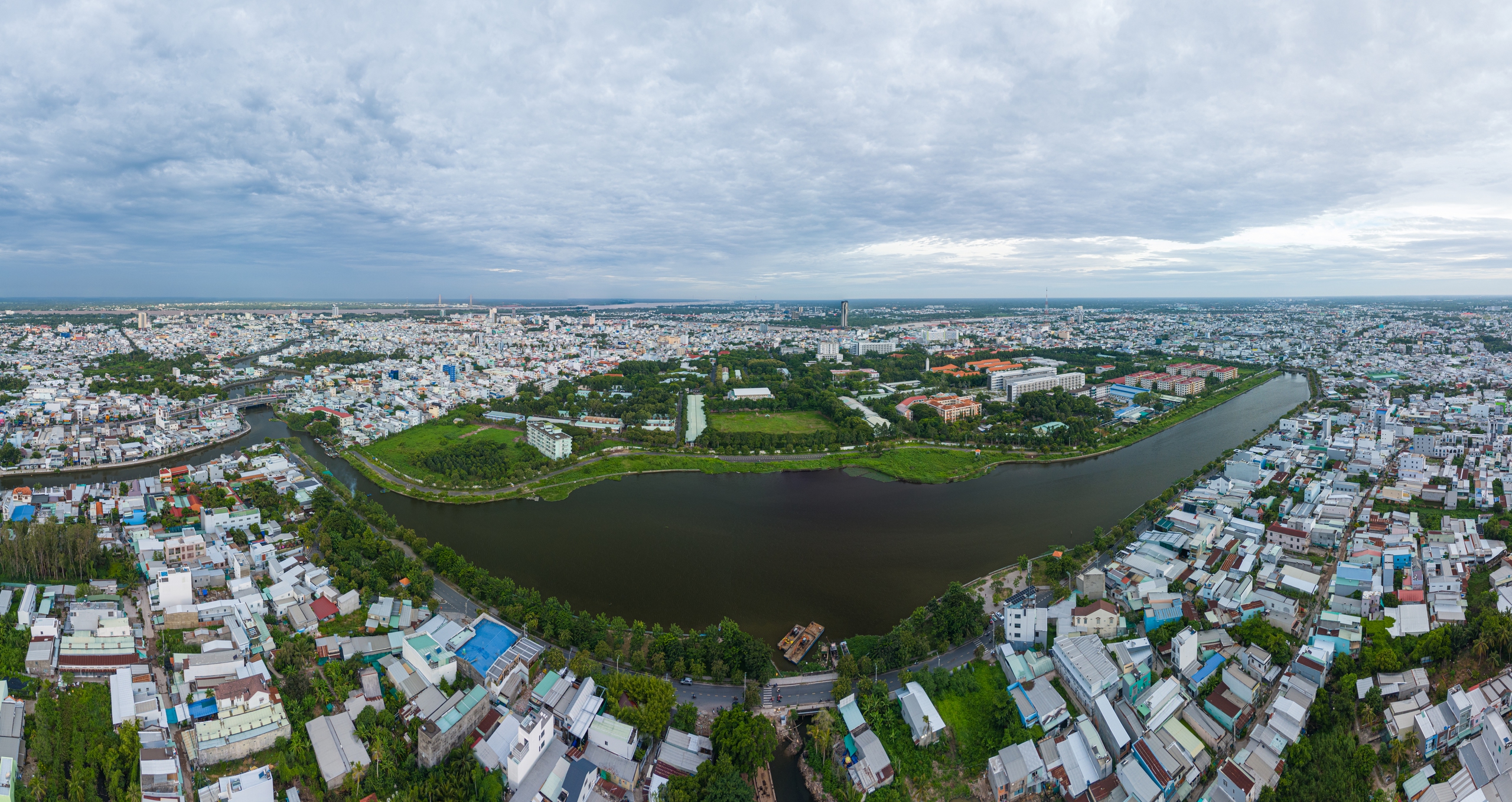 Hiện trạng đối lập của hai hồ chống ngập ở trung t&acirc;m Cần Thơ- Ảnh 1.