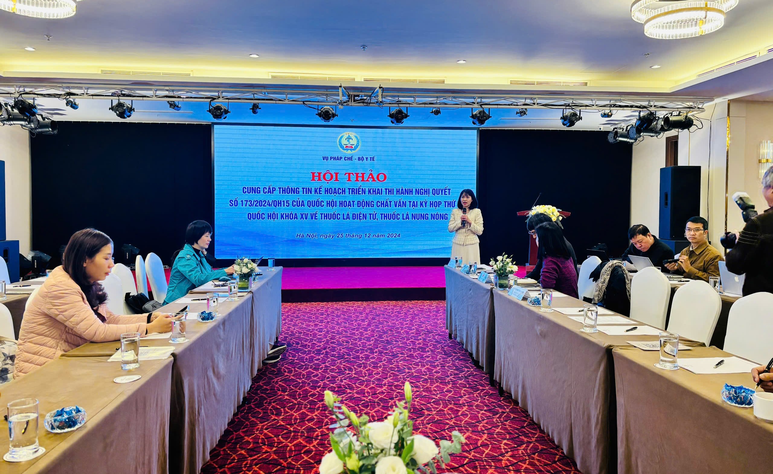 Cấm thuốc l&aacute; điện tử từ năm 2025: Bộ Y tế c&oacute; kế hoạch h&agrave;nh động ra sao?- Ảnh 1.