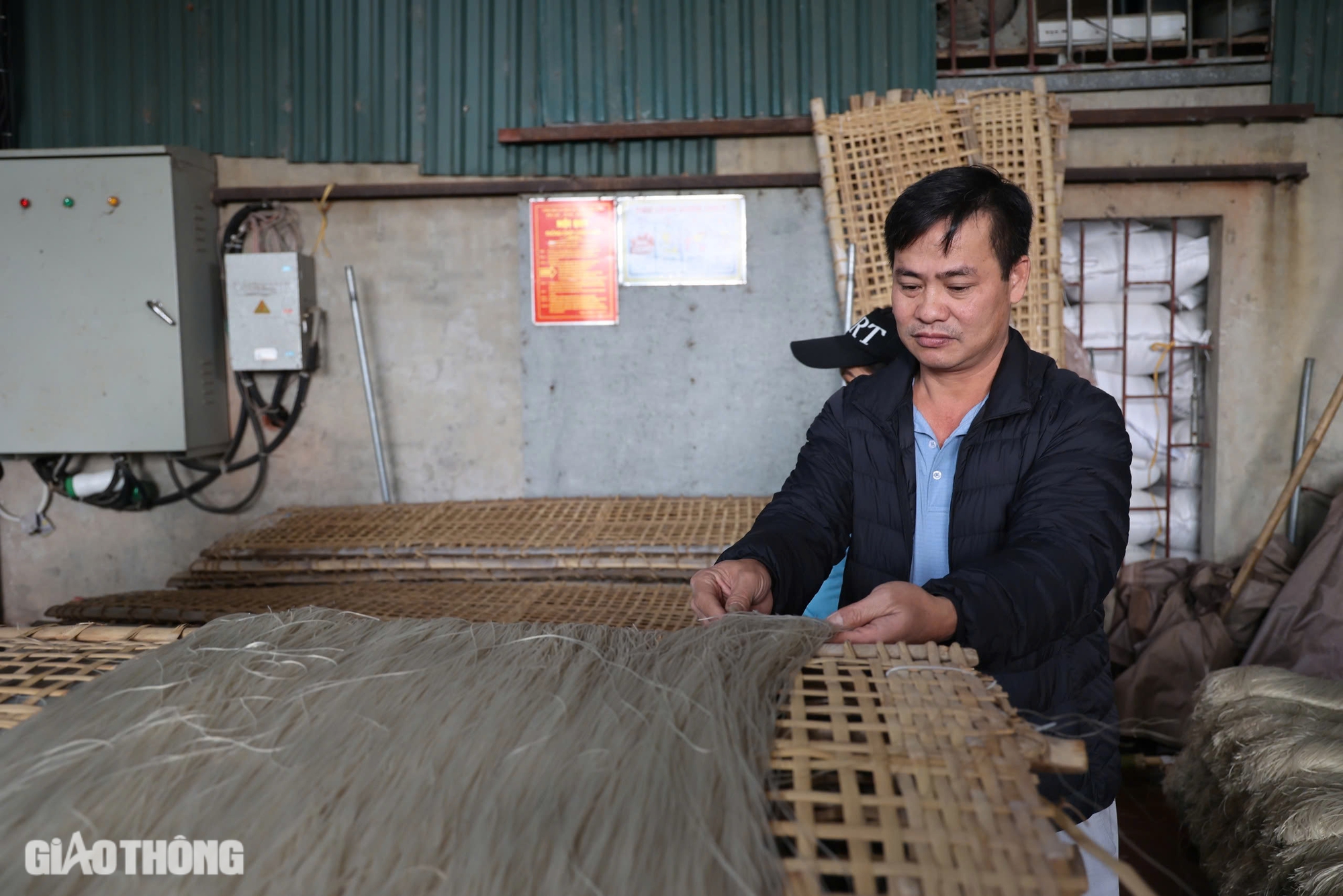L&agrave;ng l&agrave;m miến dong lớn nhất ở H&agrave; Nội tất bật v&agrave;o vụ Tết- Ảnh 7.