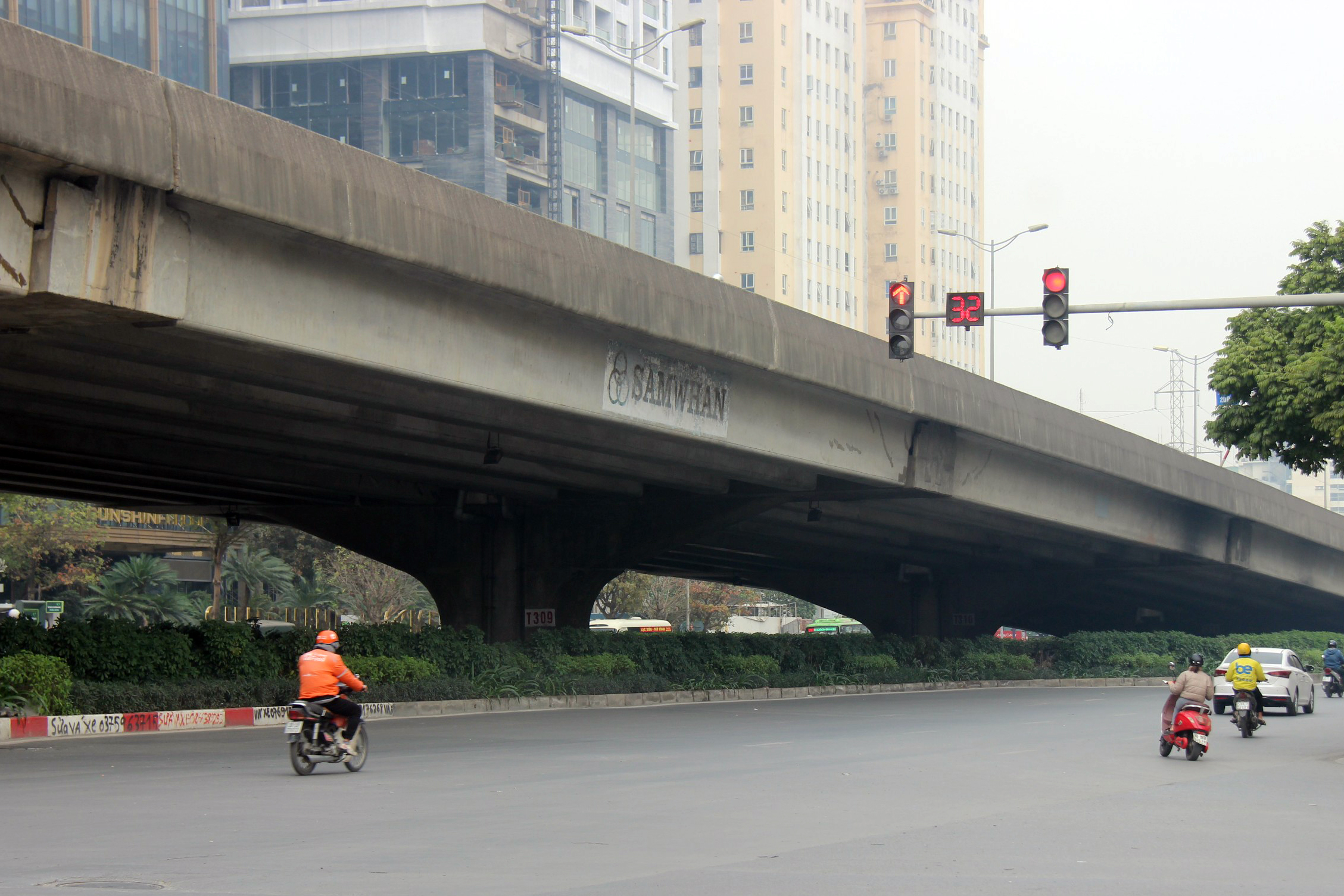 Từ 1/1/2025, h&agrave;ng loạt lỗi vi phạm giao th&ocirc;ng bị tăng phạt, c&oacute; mức gấp 50 lần- Ảnh 2.