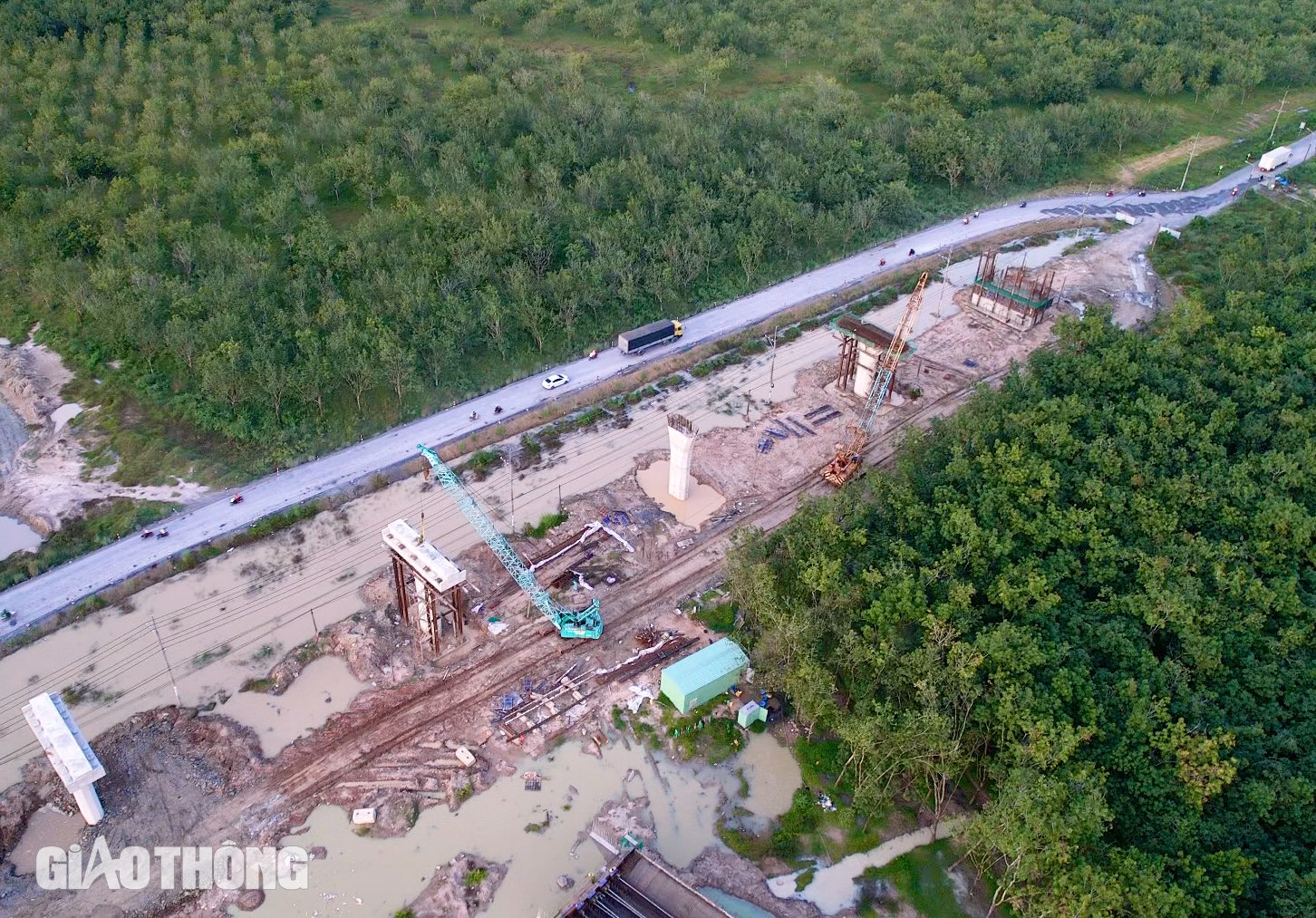 Bức tranh tr&aacute;i ngược tr&ecirc;n cao tốc Bi&ecirc;n H&ograve;a - Vũng T&agrave;u- Ảnh 9.