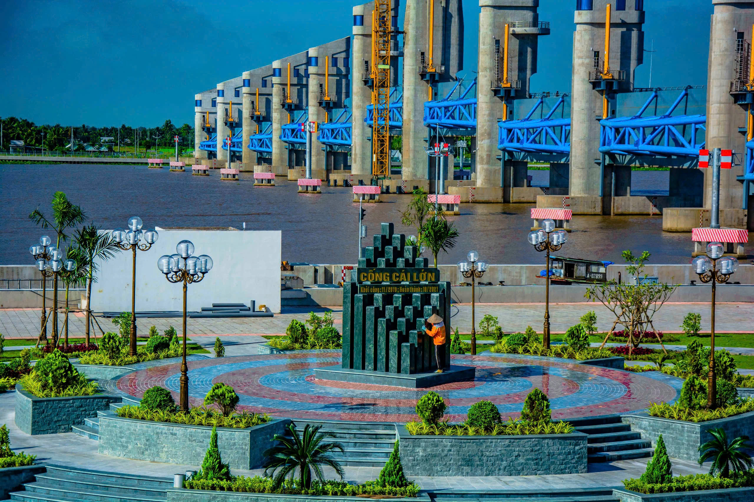 Người d&acirc;n hưởng lợi g&igrave; từ si&ecirc;u cống thuỷ lợi C&aacute;i Lớn - C&aacute;i B&eacute;?- Ảnh 1.