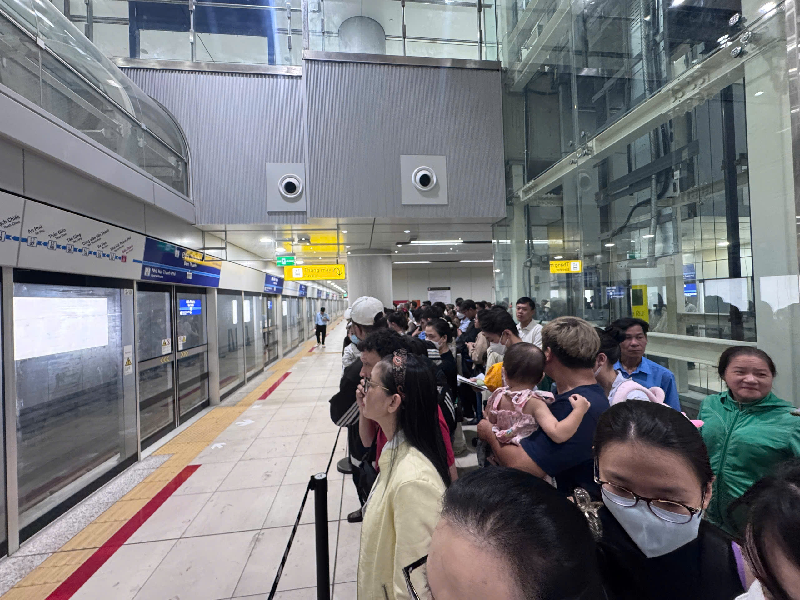 Hướng dẫn chi tiết c&aacute;ch mua v&eacute; đi metro số 1 khi thu ph&iacute; từ 21/1- Ảnh 1.