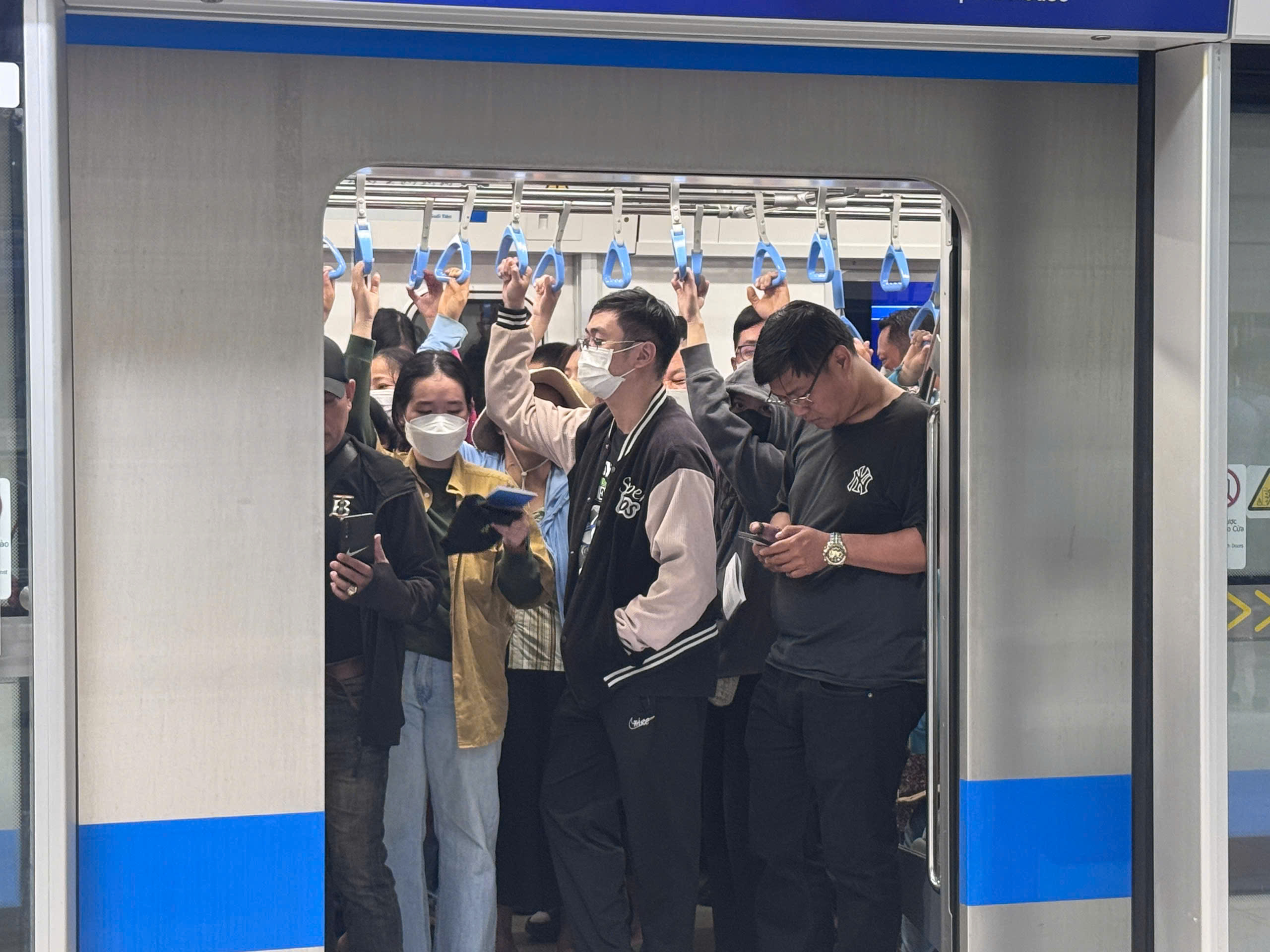 Metro số 1 gặp sự cố dừng tàu, chủ đầu tư nói gì?- Ảnh 2. Metro số 1 gặp sự cố dừng tàu, chủ đầu tư nói gì?- Ảnh 2.