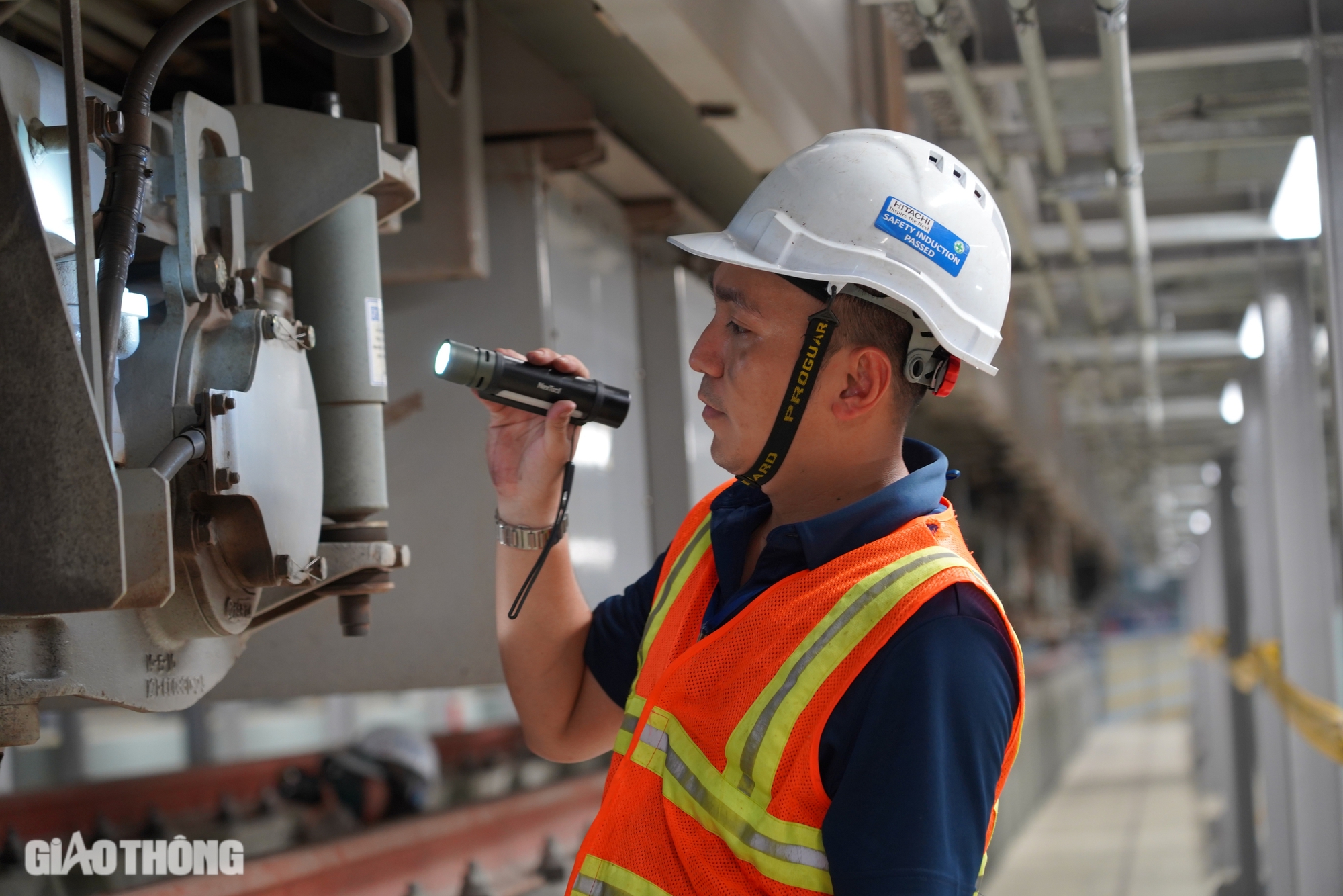 Hậu trường chăm s&oacute;c, bảo dưỡng c&aacute;c đo&agrave;n t&agrave;u metro số 1- Ảnh 7.