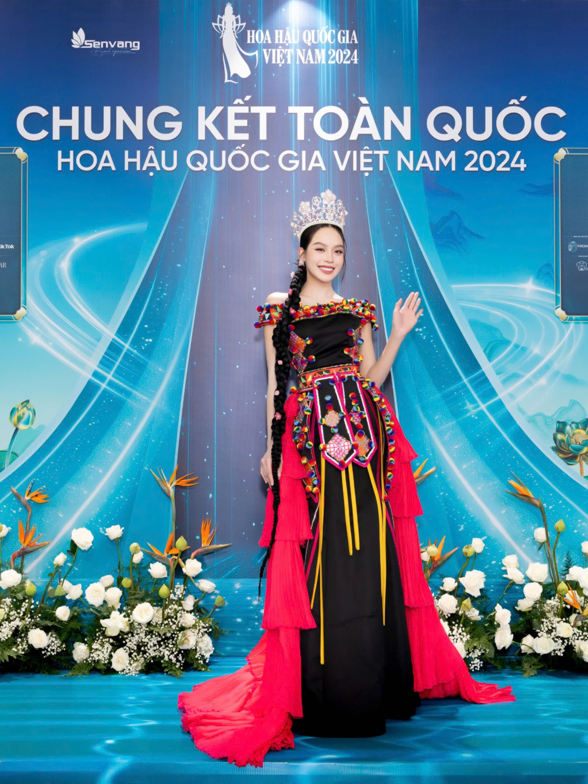 Rực rỡ dàn hoa, á hậu quốc tế tại thảm đỏ Chung kết Hoa hậu Quốc gia Việt Nam 2024- Ảnh 3. Rực rỡ dàn hoa, á hậu quốc tế tại thảm đỏ Chung kết Hoa hậu Quốc gia Việt Nam 2024- Ảnh 3.