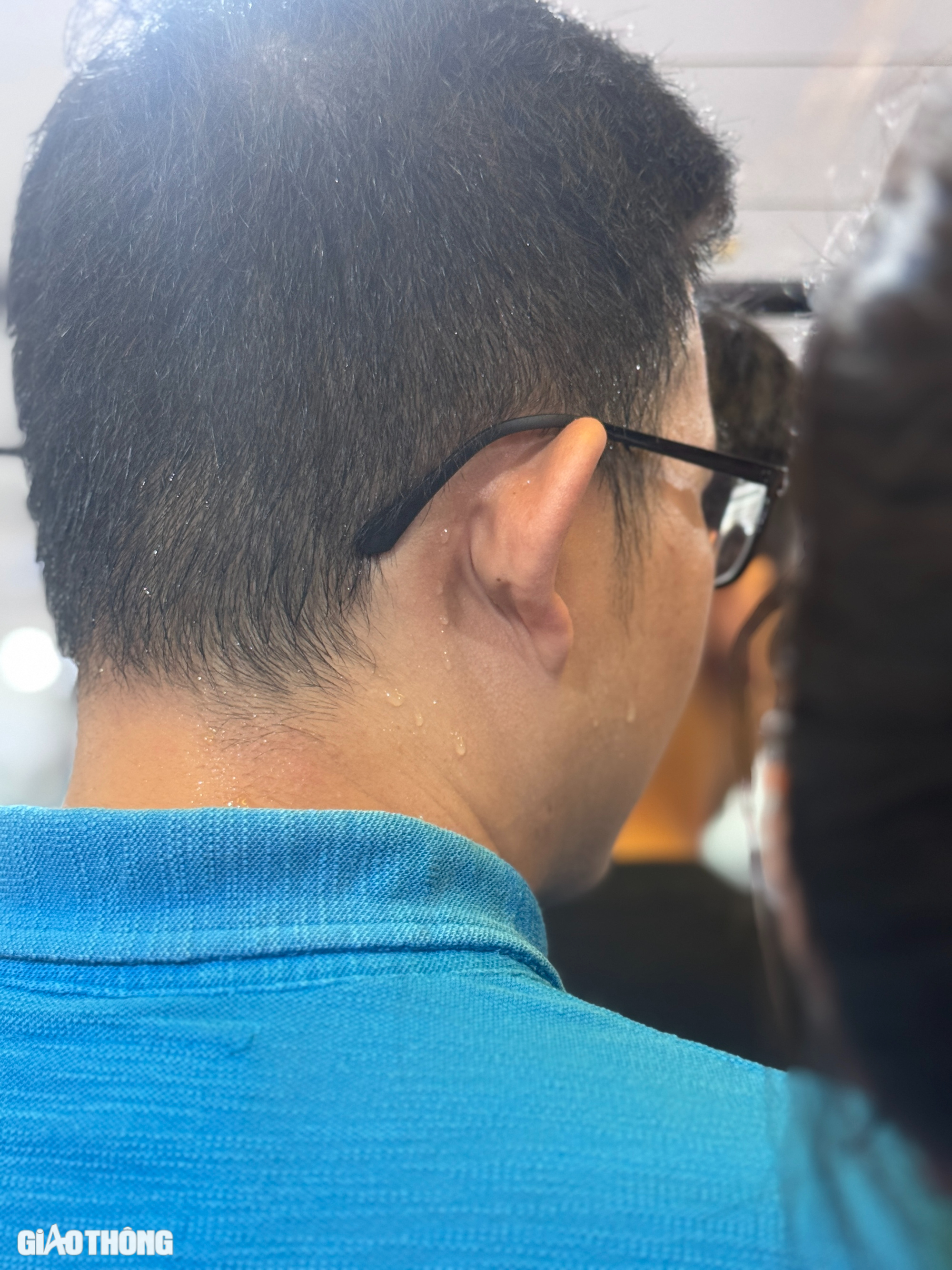 Người d&acirc;n h&aacute;o hức trải nghiệm, metro số 1 đ&ocirc;ng nghẹt ng&agrave;y cuối tuần- Ảnh 6.