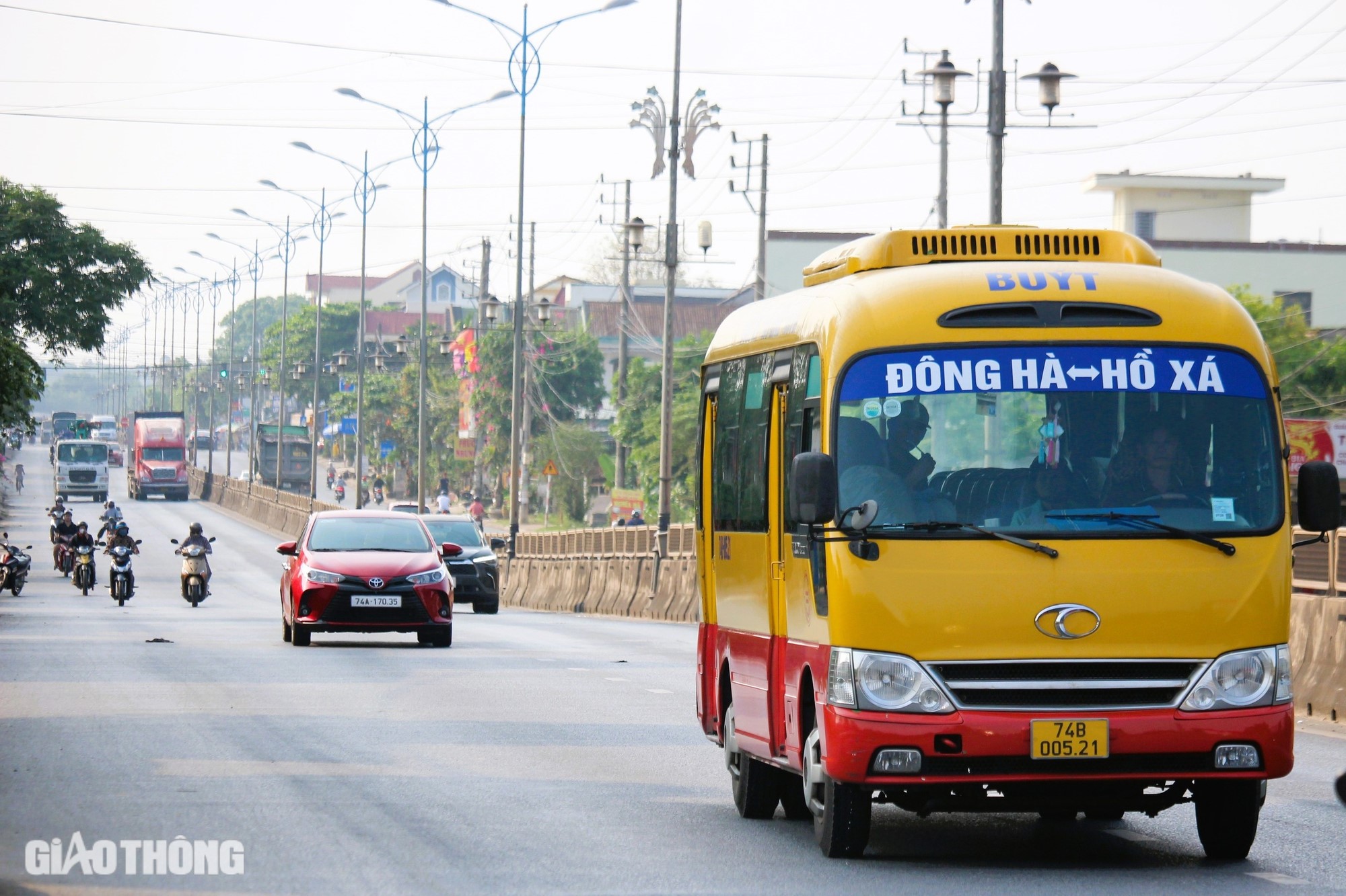 Nhà đầu tư nào trúng thầu khai thác tuyến buýt Quảng Trị - Huế?- Ảnh 1. Nhà đầu tư nào trúng thầu khai thác tuyến buýt Quảng Trị - Huế?- Ảnh 1.