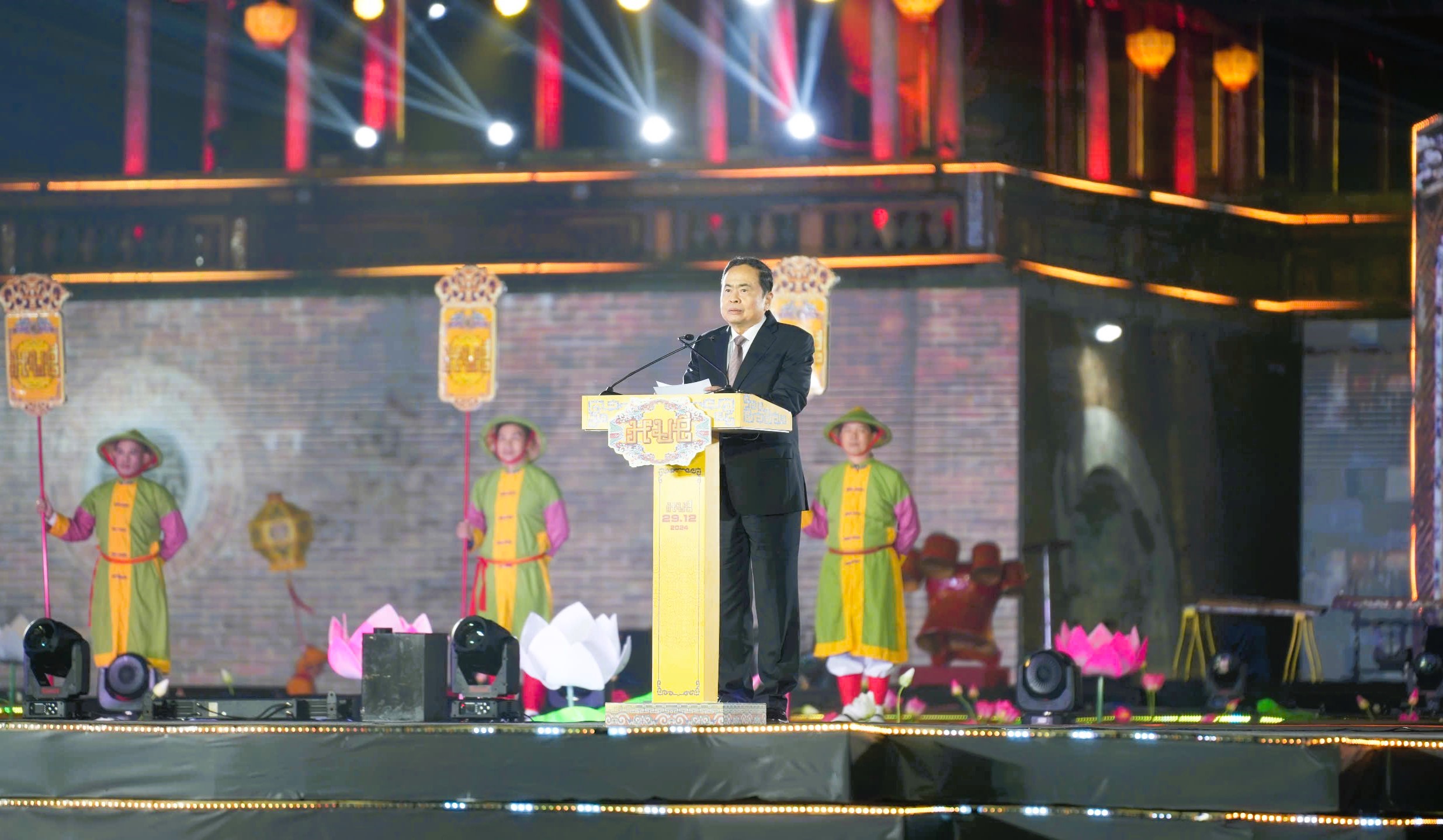 Huế l&agrave; th&agrave;nh phố trực thuộc Trung ương c&oacute; t&iacute;nh chất đ&ocirc; thị di sản đầu ti&ecirc;n của Việt Nam- Ảnh 3.