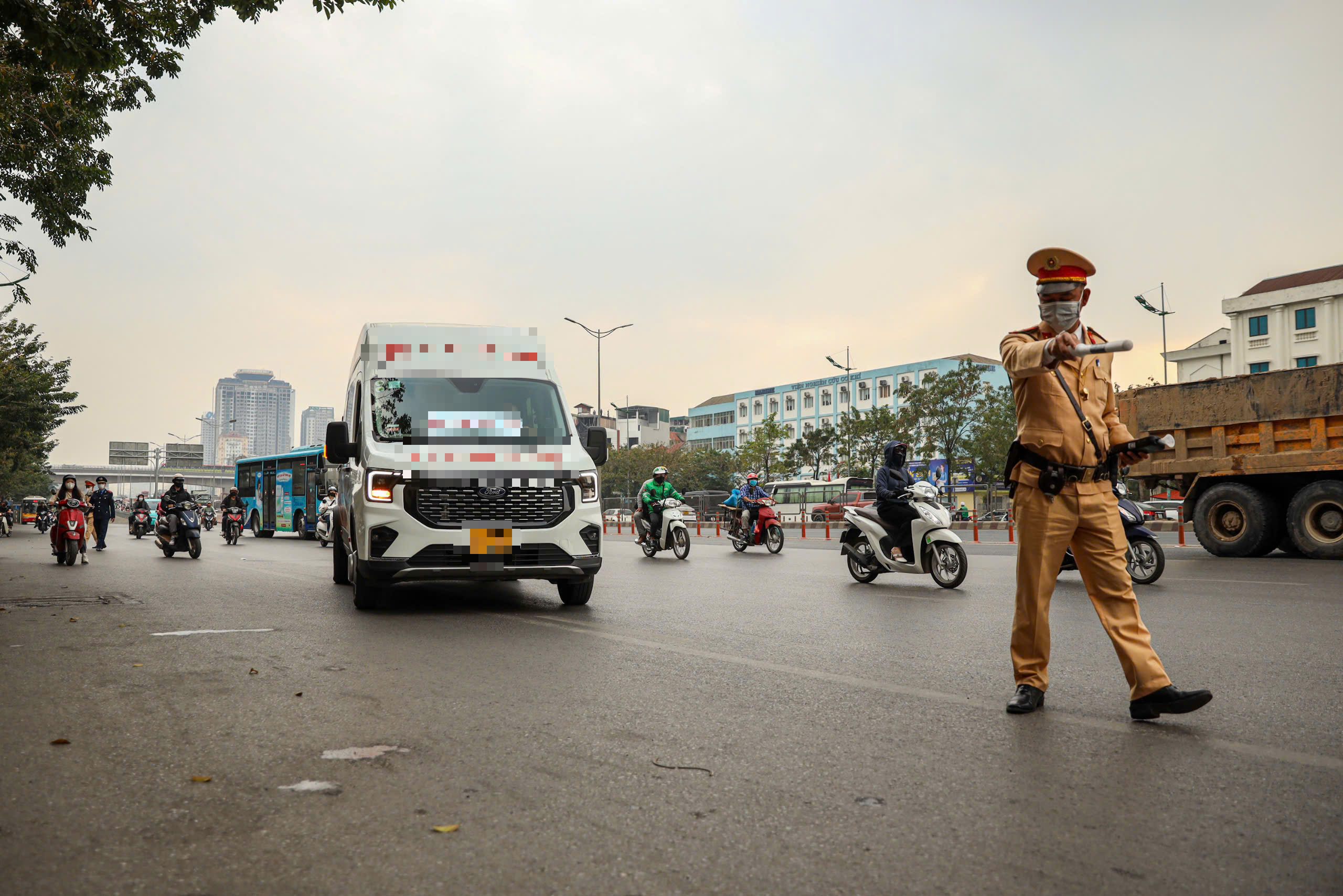 CSGT bí mật ghi hình xe khách hợp đồng trá hình vi phạm, tài xế "tâm phục" nộp phạt- Ảnh 13. CSGT bí mật ghi hình xe khách hợp đồng trá hình vi phạm, tài xế "tâm phục" nộp phạt- Ảnh 13.