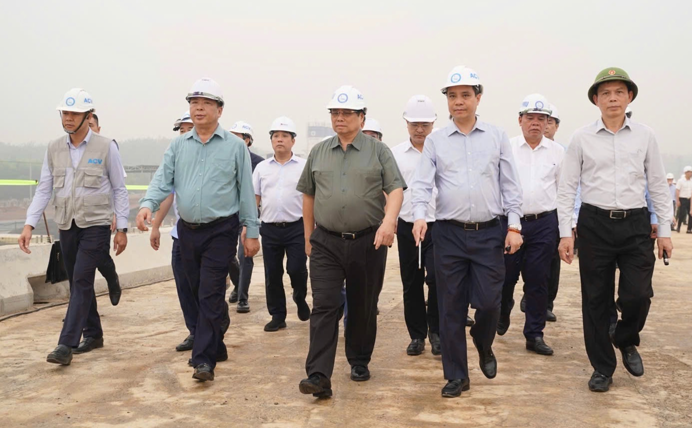 Thủ tướng: Phải x&acirc;y đường cất, hạ c&aacute;nh thứ hai s&acirc;n bay Long Th&agrave;nh đầu năm 2025- Ảnh 2.