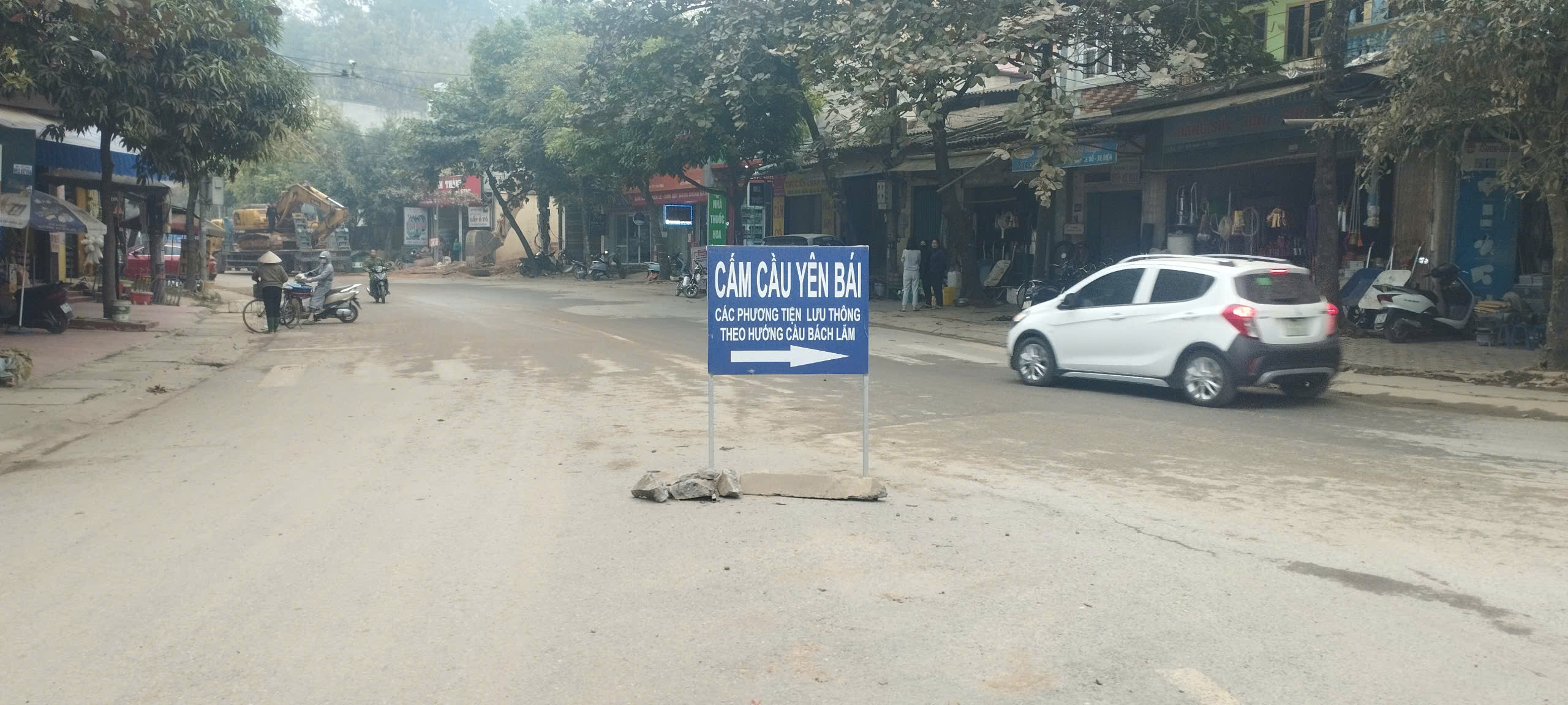 Sửa chữa cầu Y&ecirc;n B&aacute;i để lưu th&ocirc;ng tạm thời trước tết Nguy&ecirc;n đ&aacute;n 2025- Ảnh 1.