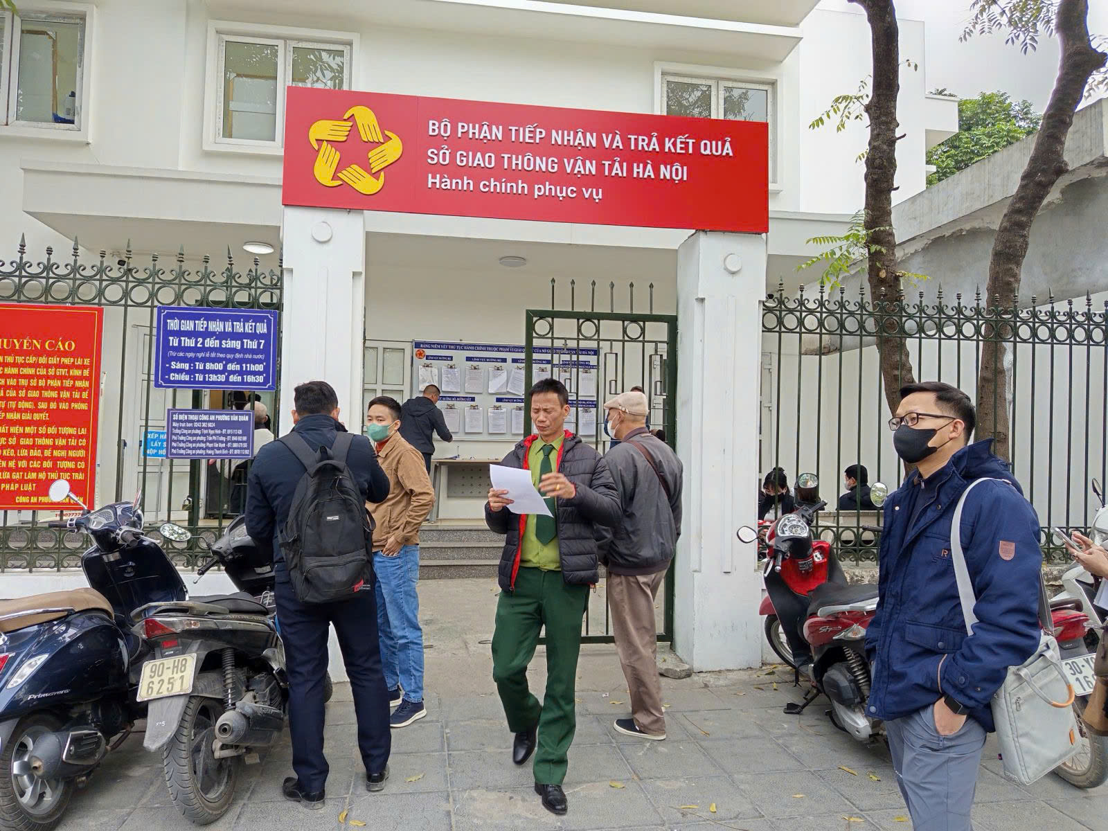 H&agrave; Nội tạm dừng cấp đổi GPLX từ 11h trưa mai (31/12)- Ảnh 1.