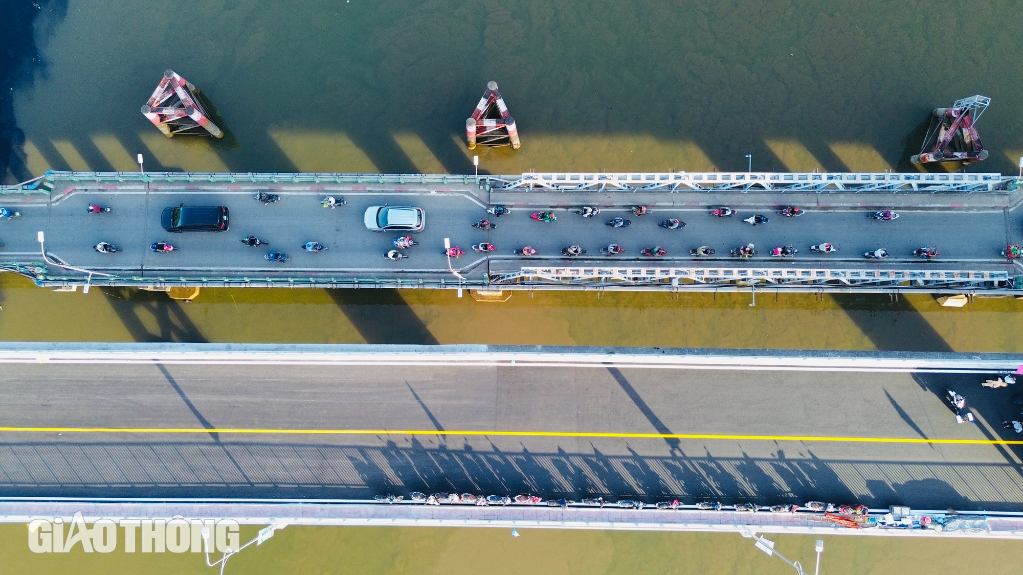 Thông xe cầu Phước Long, người dân khu nam TP.HCM bớt lo ùn tắc- Ảnh 6. Thông xe cầu Phước Long, người dân khu nam TP.HCM bớt lo ùn tắc- Ảnh 6.