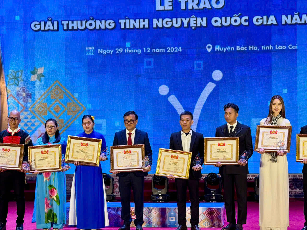 Hoa hậu L&ecirc; Nguyễn Bảo Ngọc được vinh danh tại Giải thưởng T&igrave;nh nguyện Quốc gia 2024- Ảnh 4.
