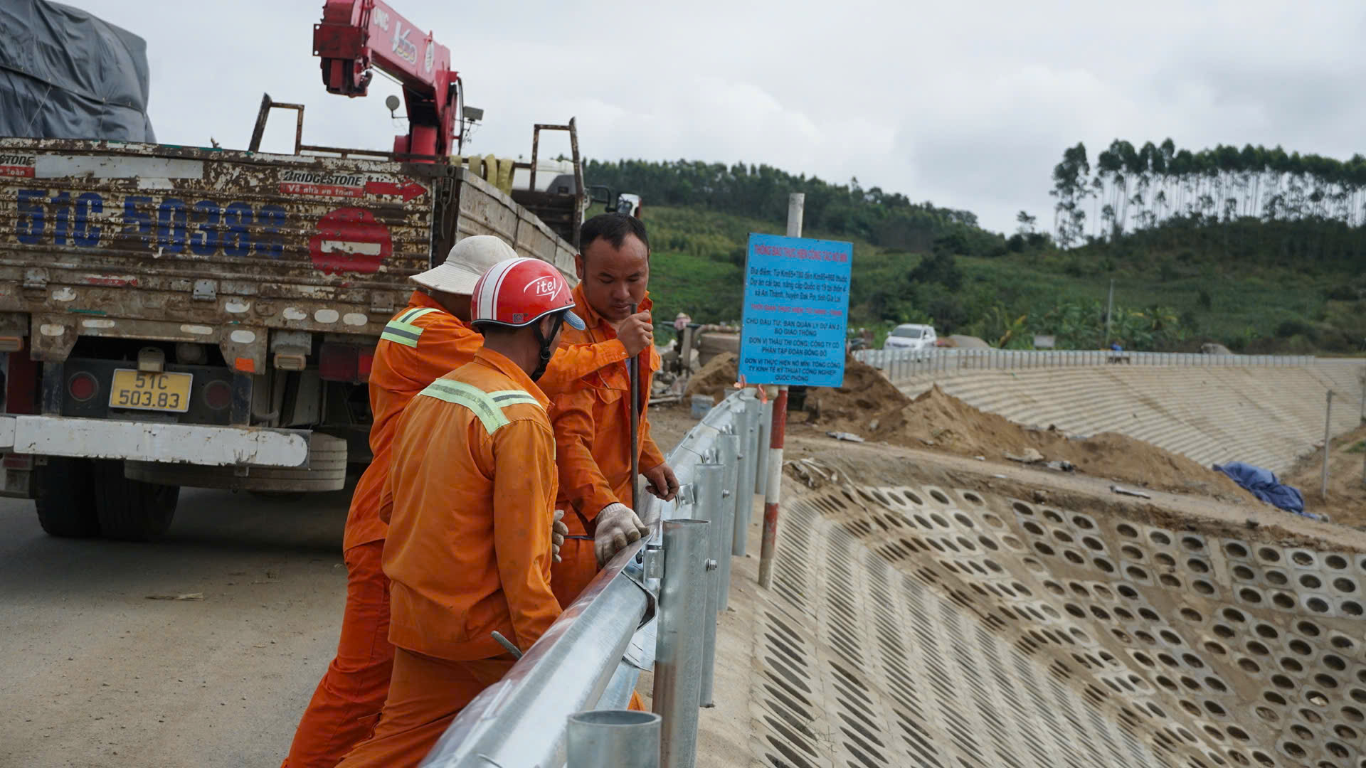 Thảm nhựa cuối c&ugrave;ng tr&ecirc;n QL19 qua tỉnh Gia Lai- Ảnh 6.