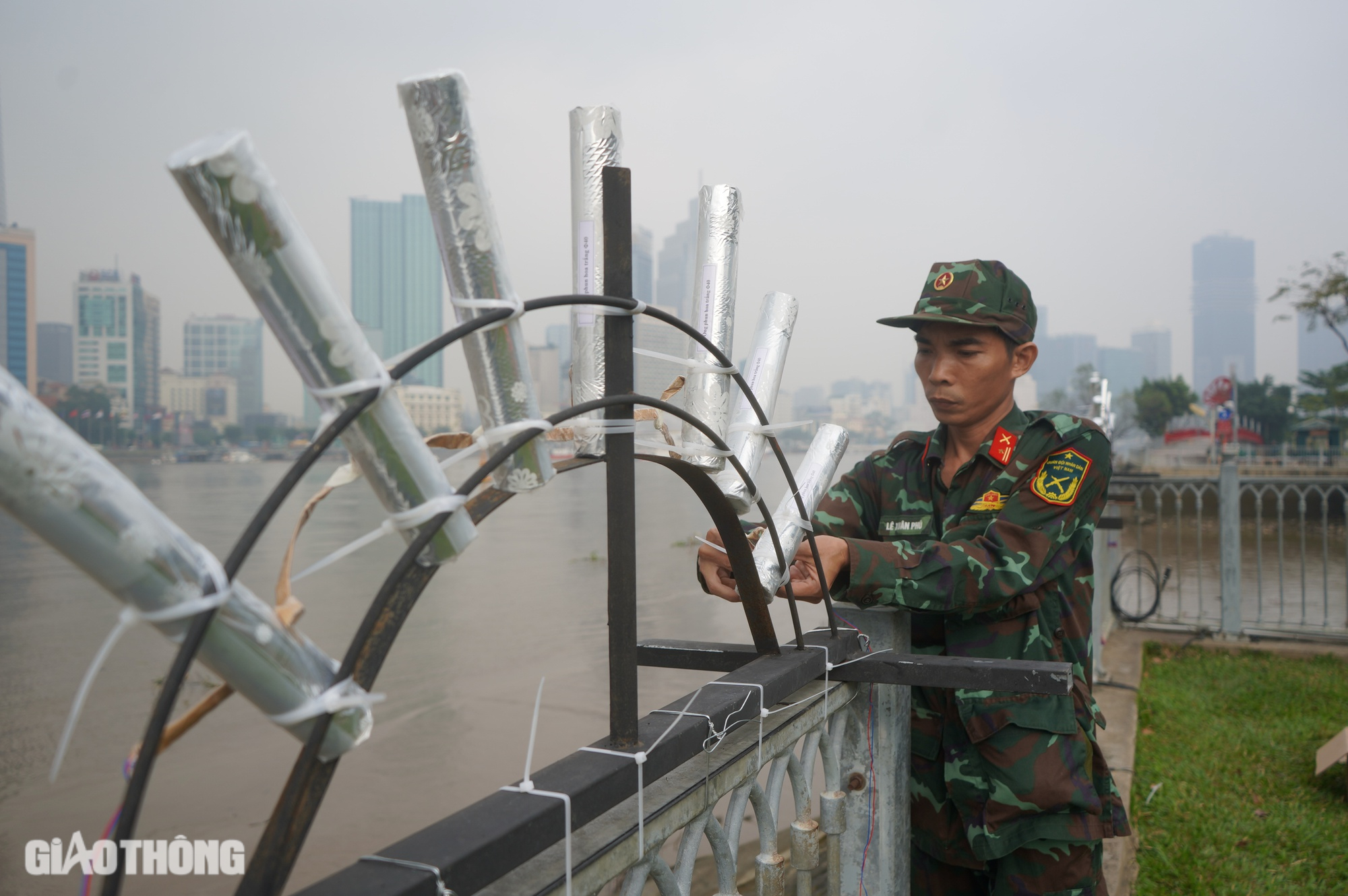 Trận địa ph&aacute;o hoa của TP.HCM sẵn s&agrave;ng khai hỏa ch&agrave;o đ&oacute;n năm mới 2025- Ảnh 8.