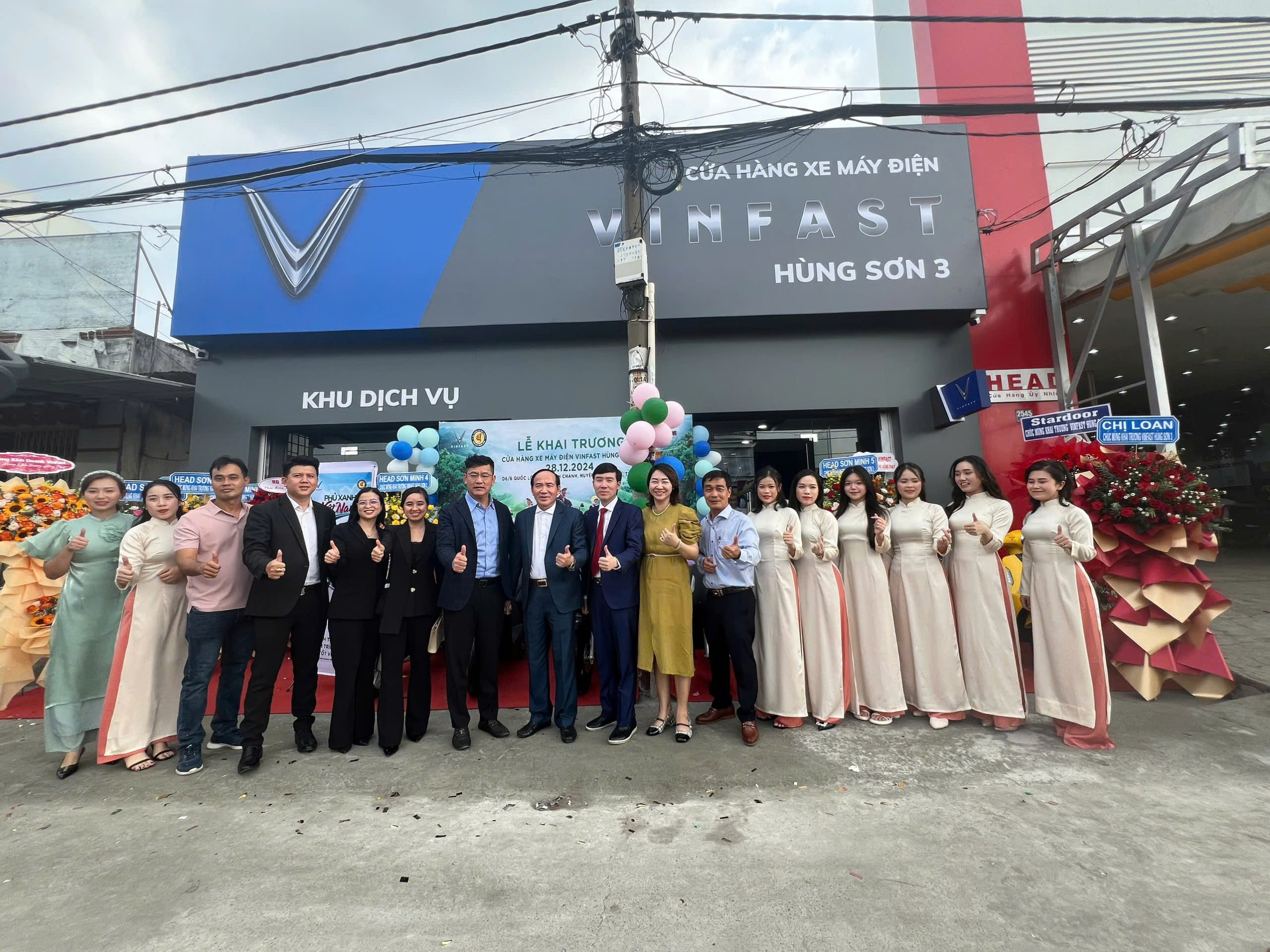 Tưng bừng khai trương cửa h&agrave;ng xe m&aacute;y điện VinFast H&ugrave;ng Sơn 3- Ảnh 2.