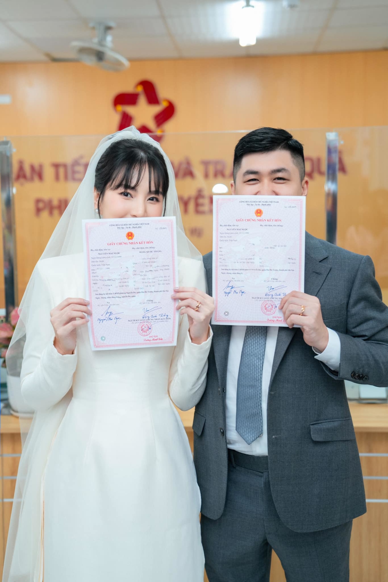 MC Mai Ngọc h&eacute; lộ h&igrave;nh ảnh chồng mới chụp tại UBND phường- Ảnh 3.